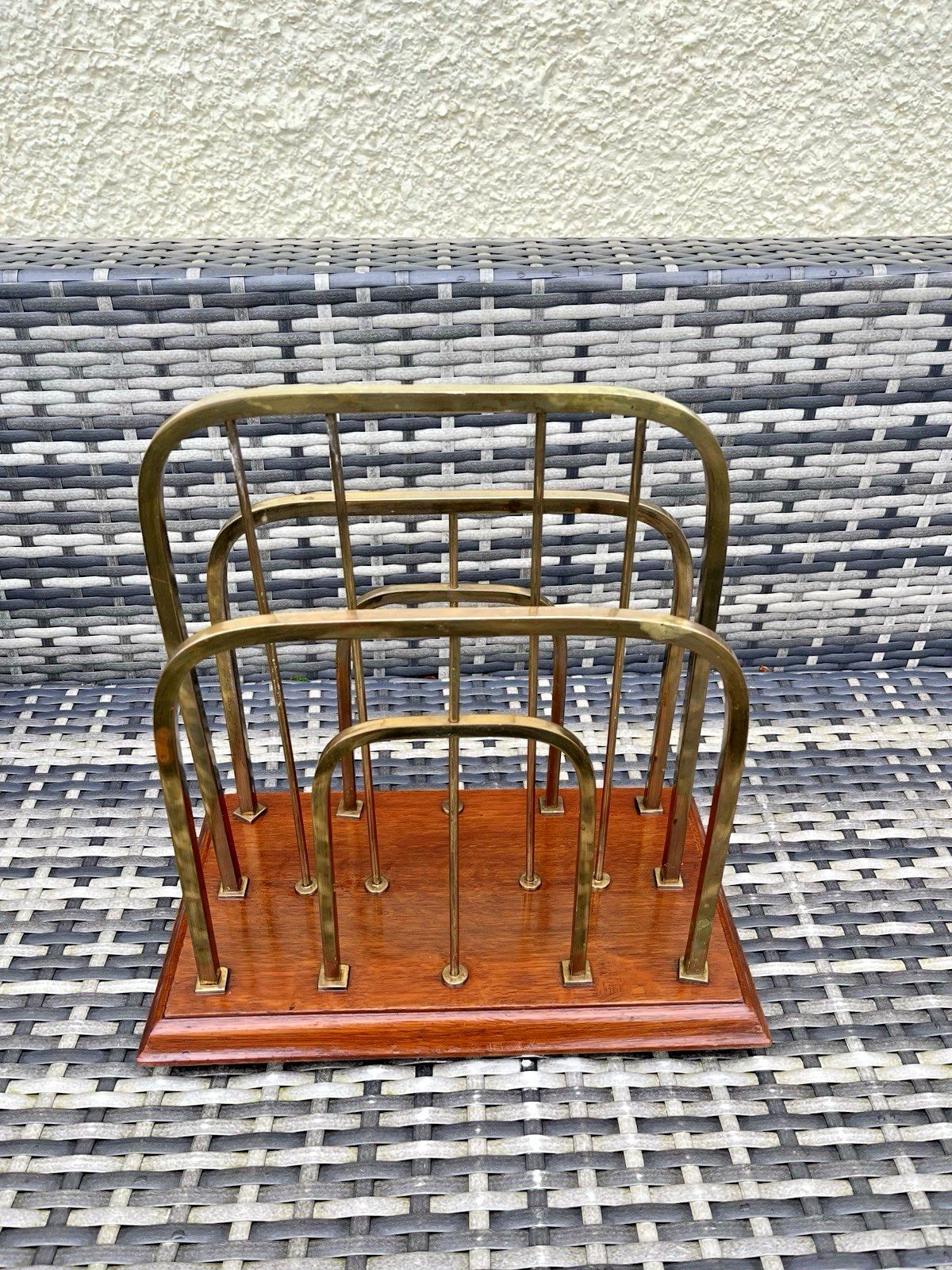photo furniture Exceptional Antique Wt&S William Tonks & Sons Brass Oak Magazine Newspaper Rack