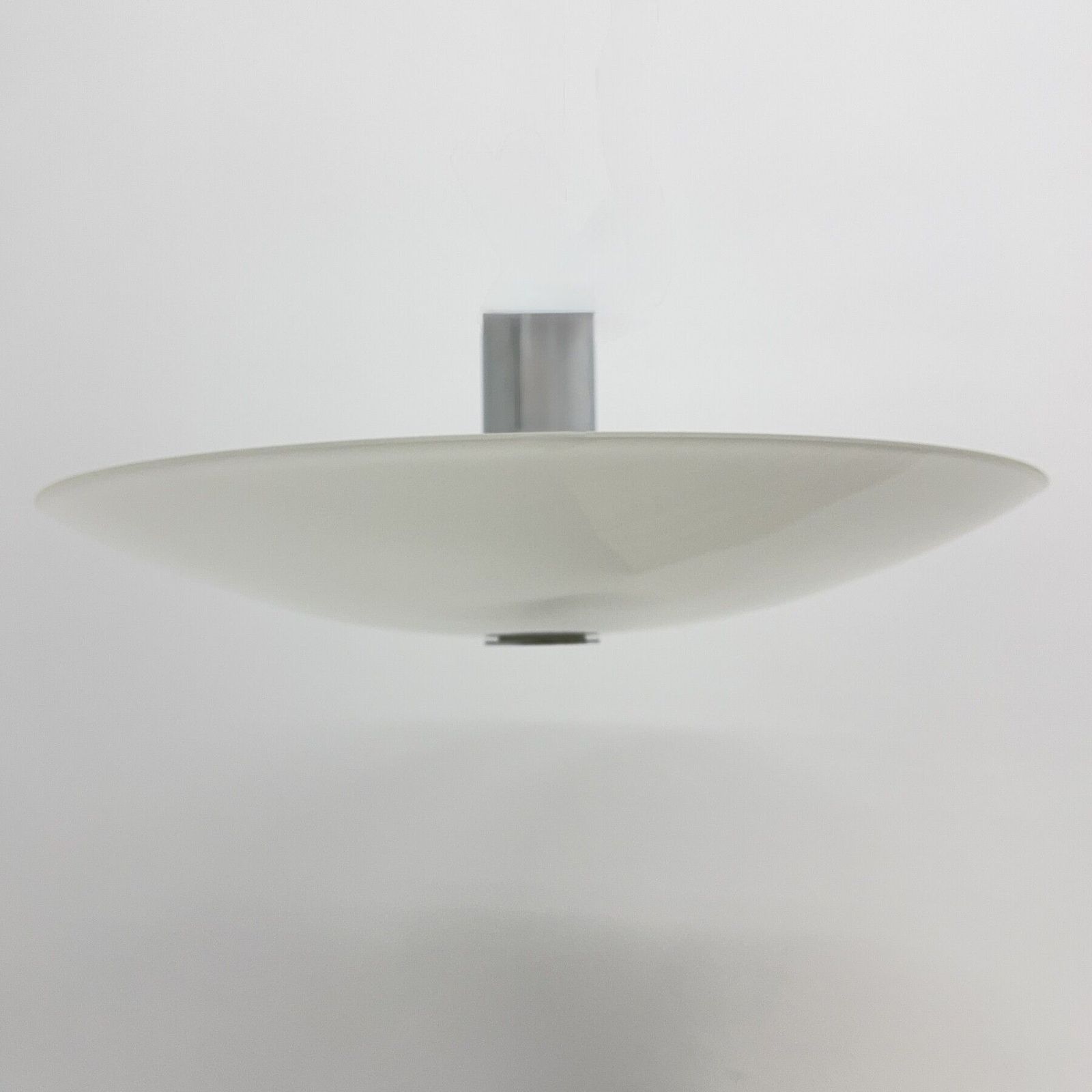 photo furniture Florian Schulz Plafondlamp Opaalwit Glas En Chroom