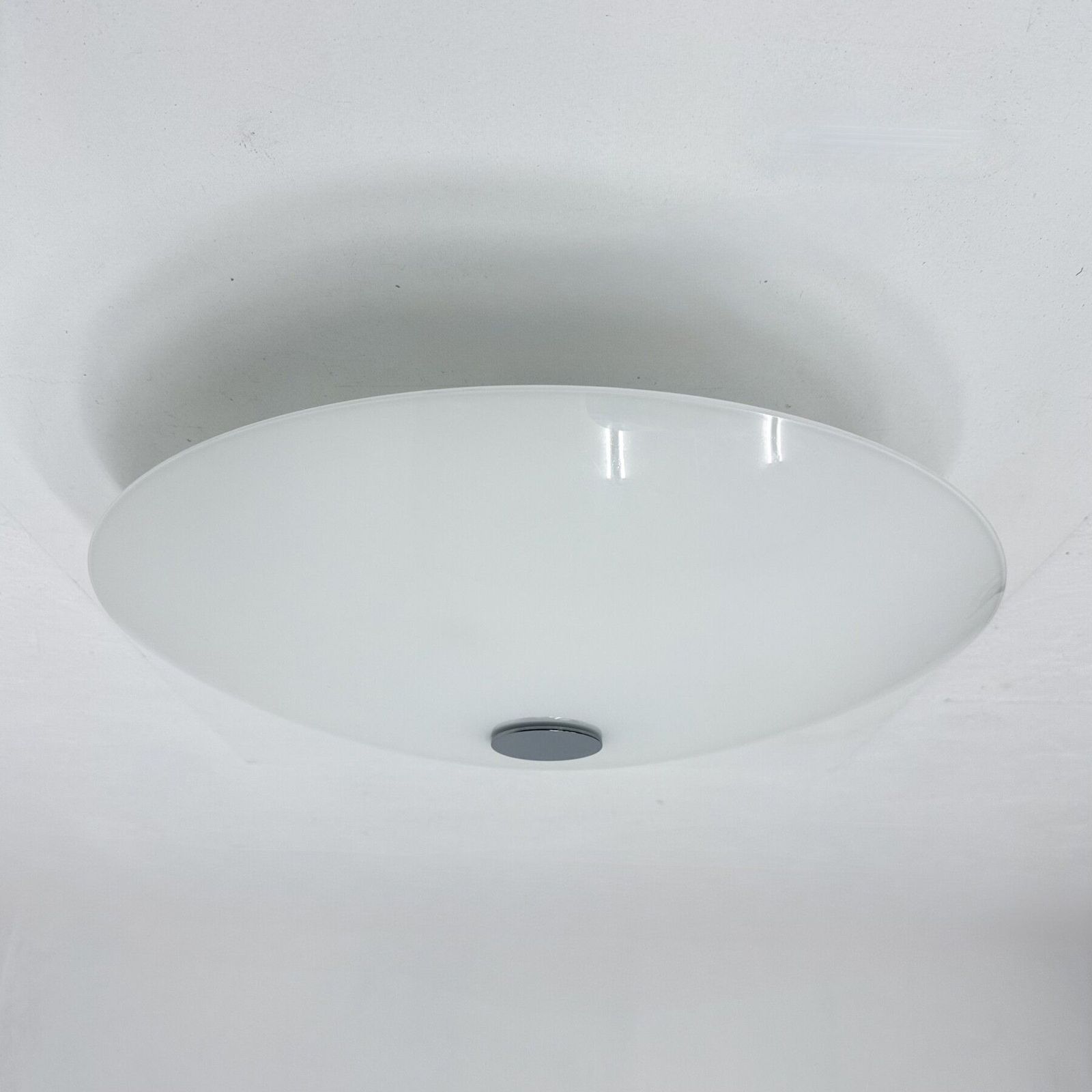 705.0 Florian Schulz Plafondlamp Opaalwit Glas En Chroom photo