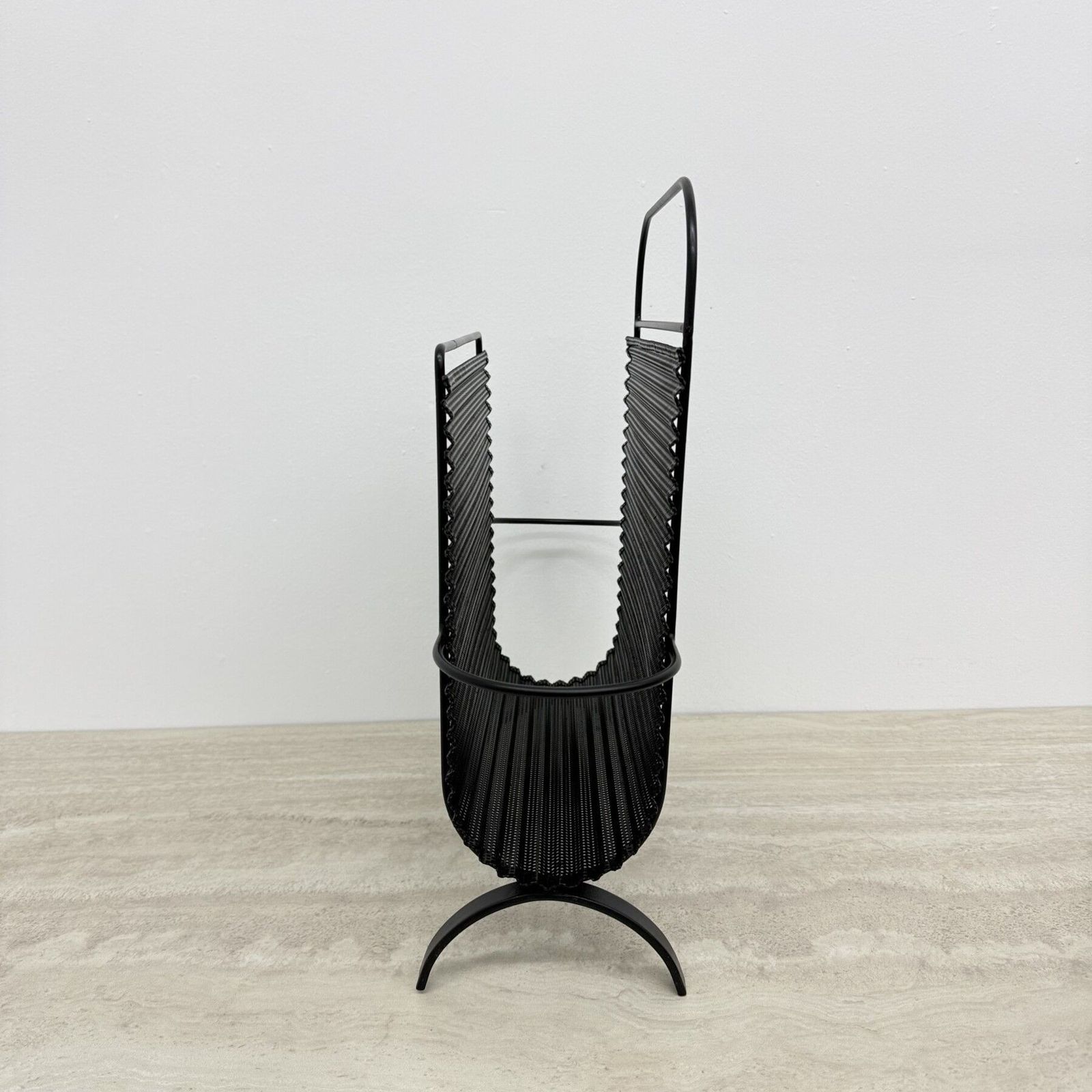 photo furniture Mathieu Mategot Voor Artimeta Tijdschriftenrek, Ca. Jaren 1950