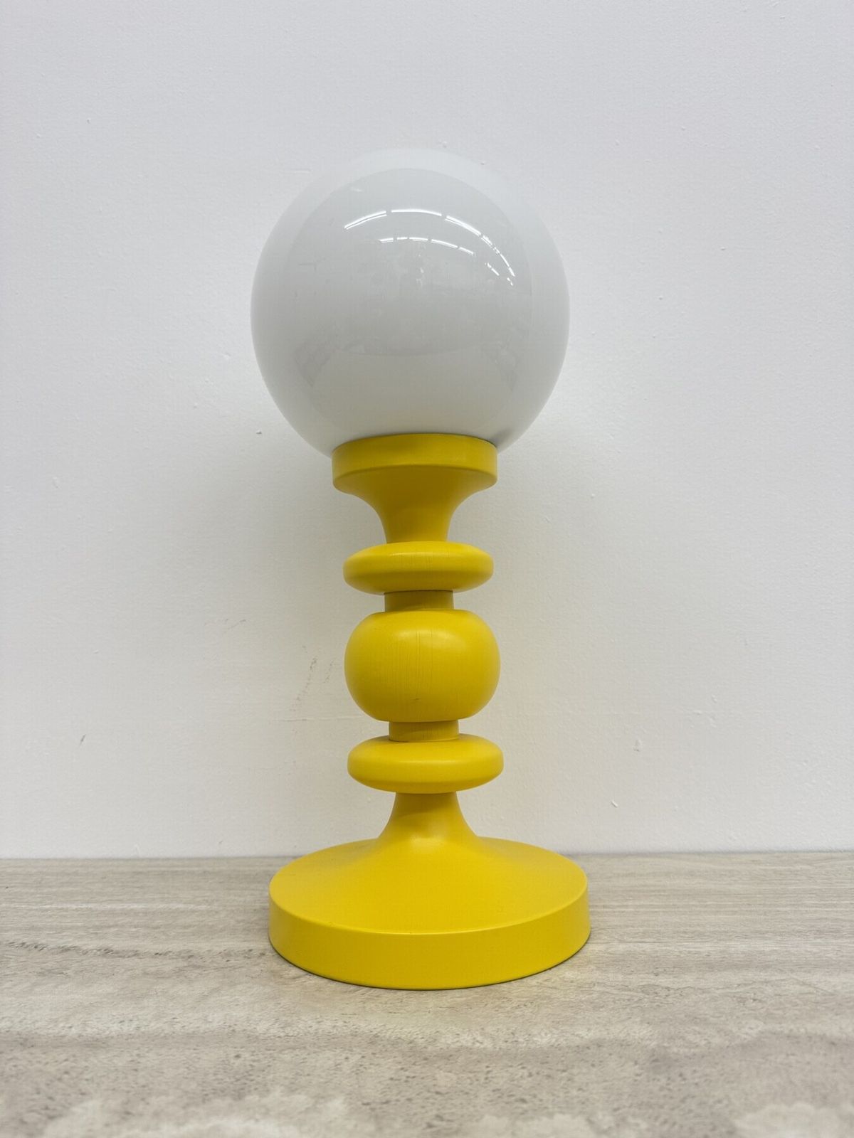 Mid Century Design Gele Tafellamp Met Glazen Bol, Jaren 1970 photo 190.0