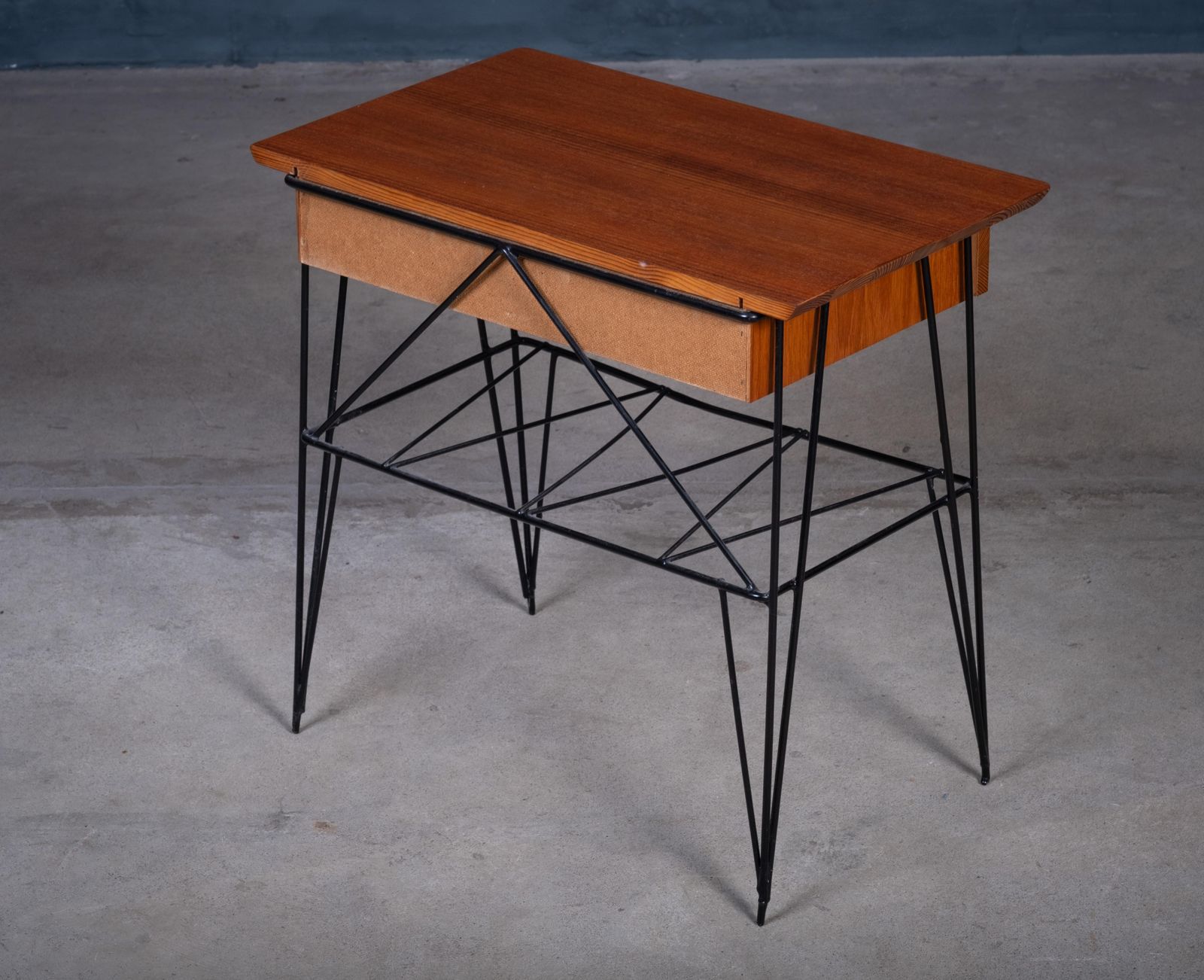 photo for sale Mid Century Teakhouten Nachtkastje / Bijzettafel Met Metalen Frame, Deens Design, Jaren 1960