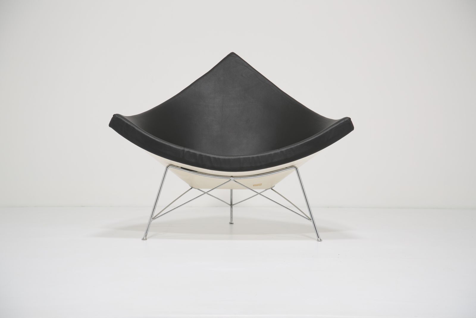 Iconic Black Leather And Fiberglass Lounge Chair 'Coconut' By George Nelson For Vitra