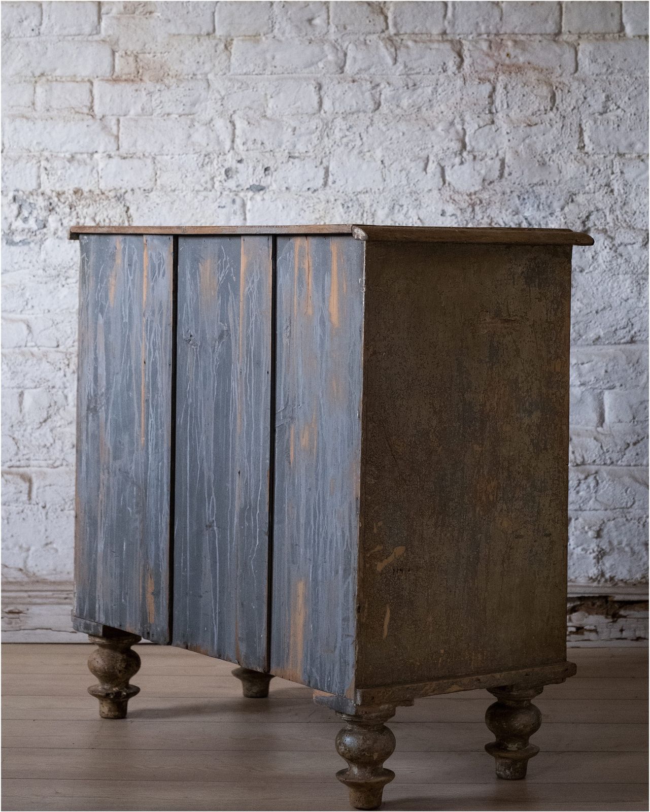 Stunning Painted Victorian Pine Chest Of 4 Drawers (2 Over 2) Raised On Turned Legs (948) photo 595.0