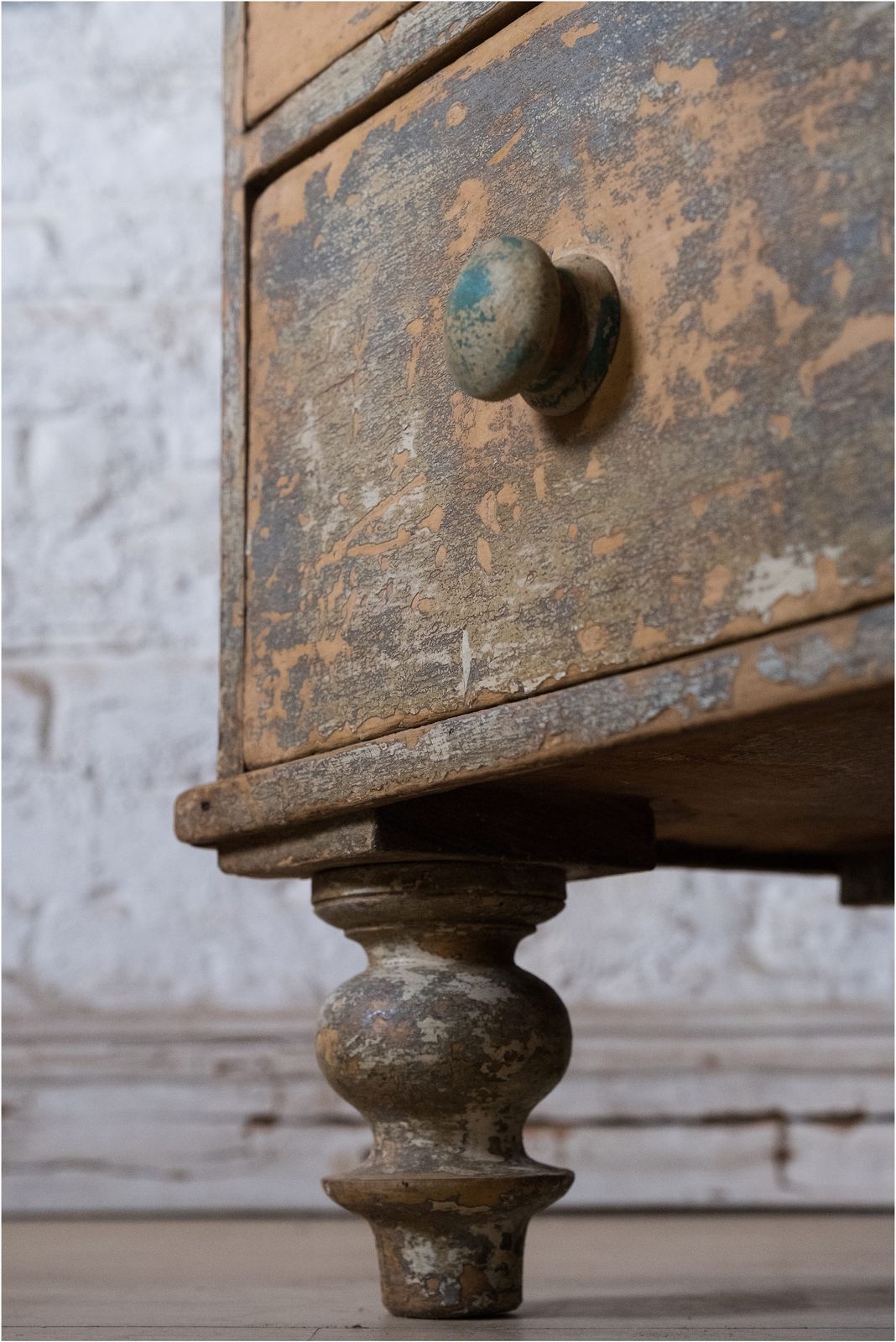 photo for sale Stunning Painted Victorian Pine Chest Of 4 Drawers (2 Over 2) Raised On Turned Legs (948)