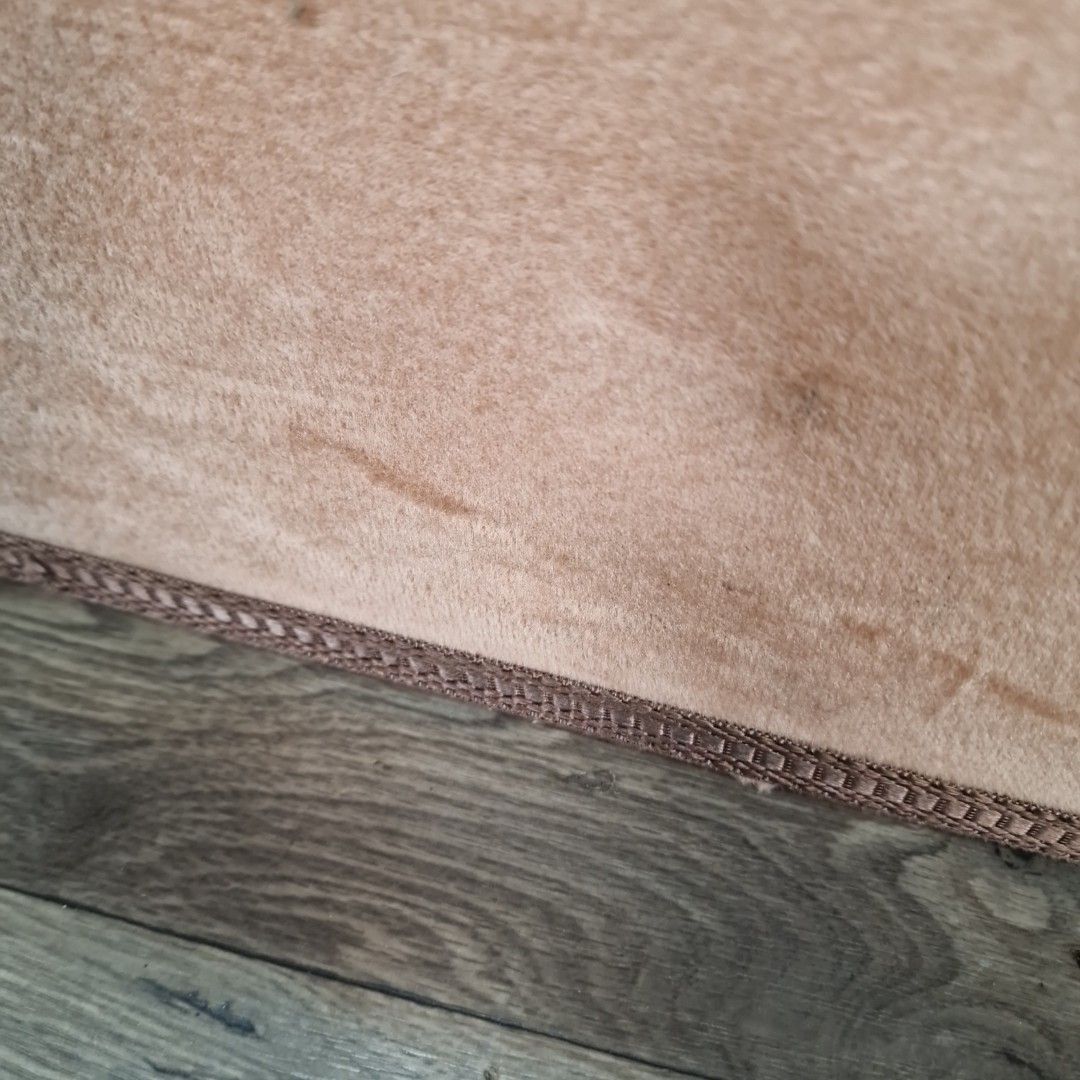 photo vintage Vintage Blanket Box Ottoman – Velvet Upholstery – Buttoned Lid Storage Trunk