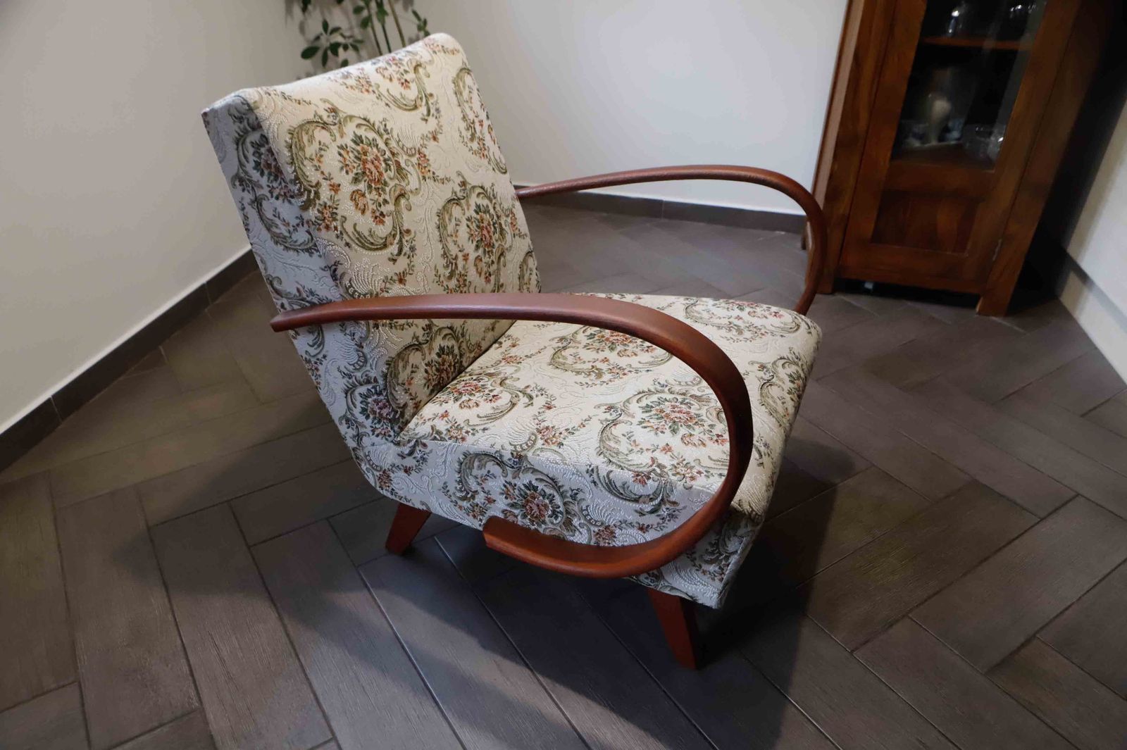 photo furniture Set Of 2 Style Halabala Lounge Armchairs