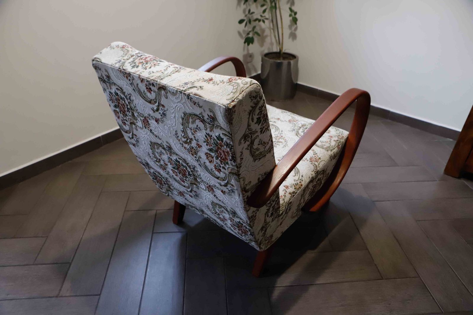 Furniture Set Of 2 Style Halabala Lounge Armchairs photo