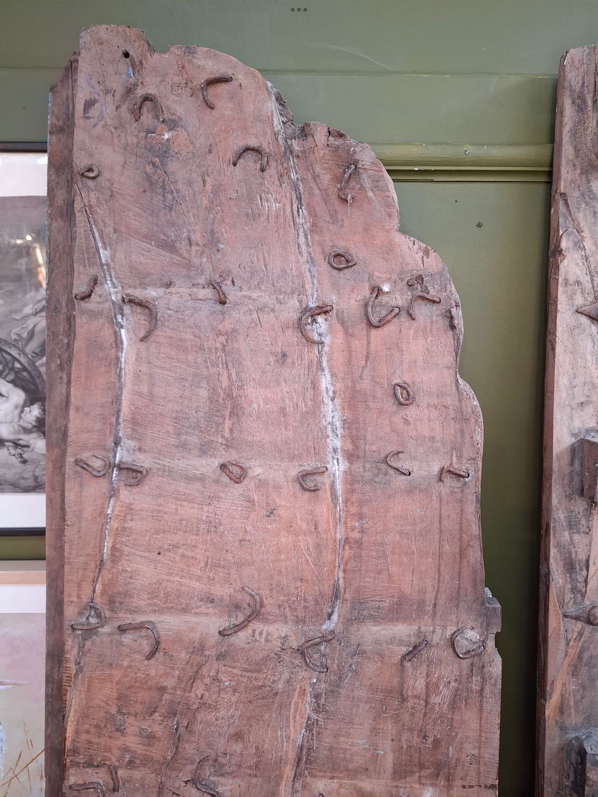 19th Century Large Indian Sal Wood Carved Doors photo vinterior