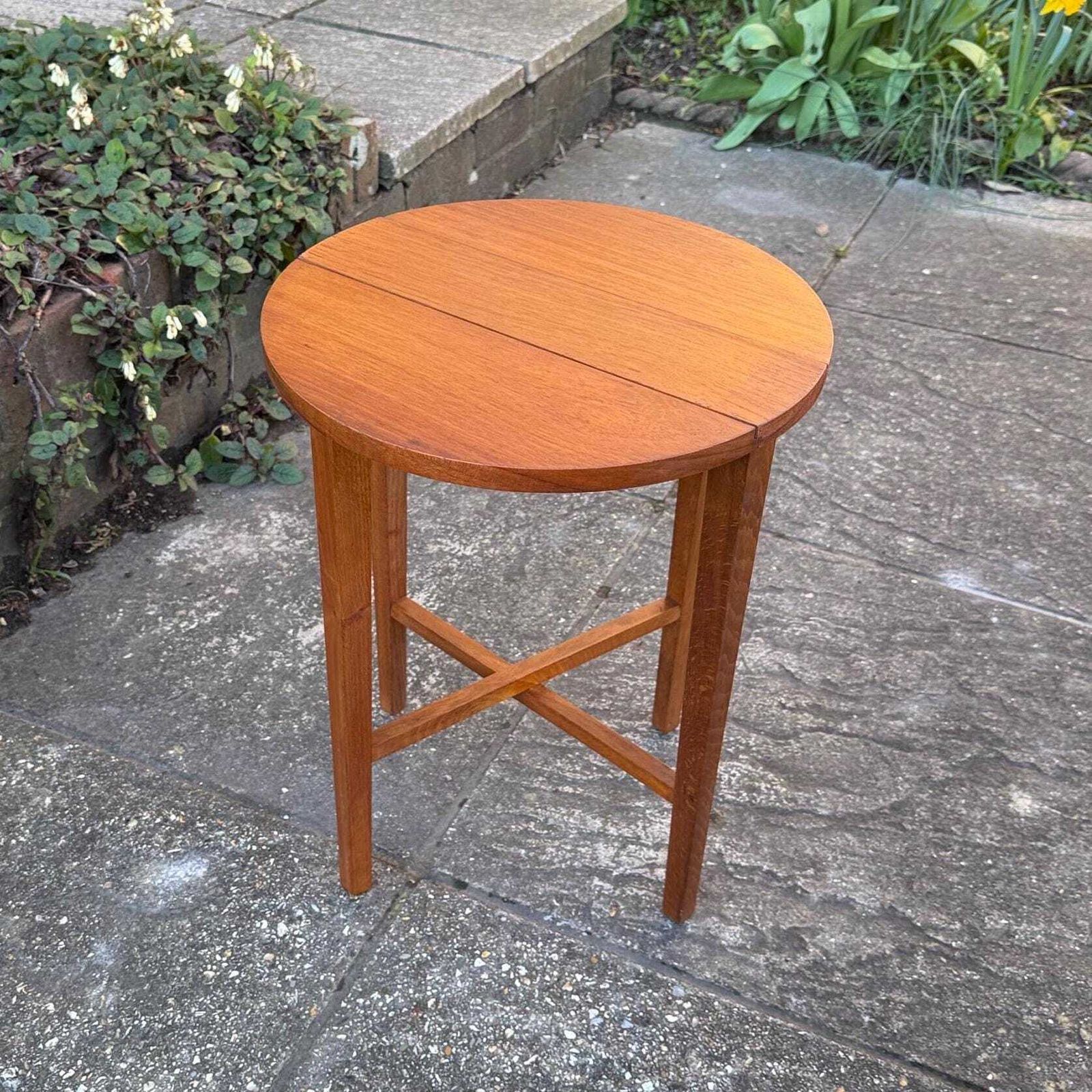 Vintage Retro Scandinavian Style Folding Side Table – Retro Teak Effect Mid Century Table (8)