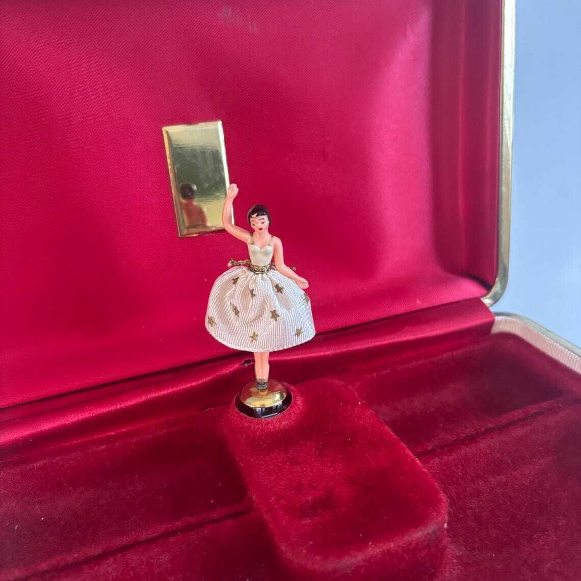 photo vintage Vintage Reuge Swiss Musical Jewelry Box: Ballerina, Polka Dot, 1940s