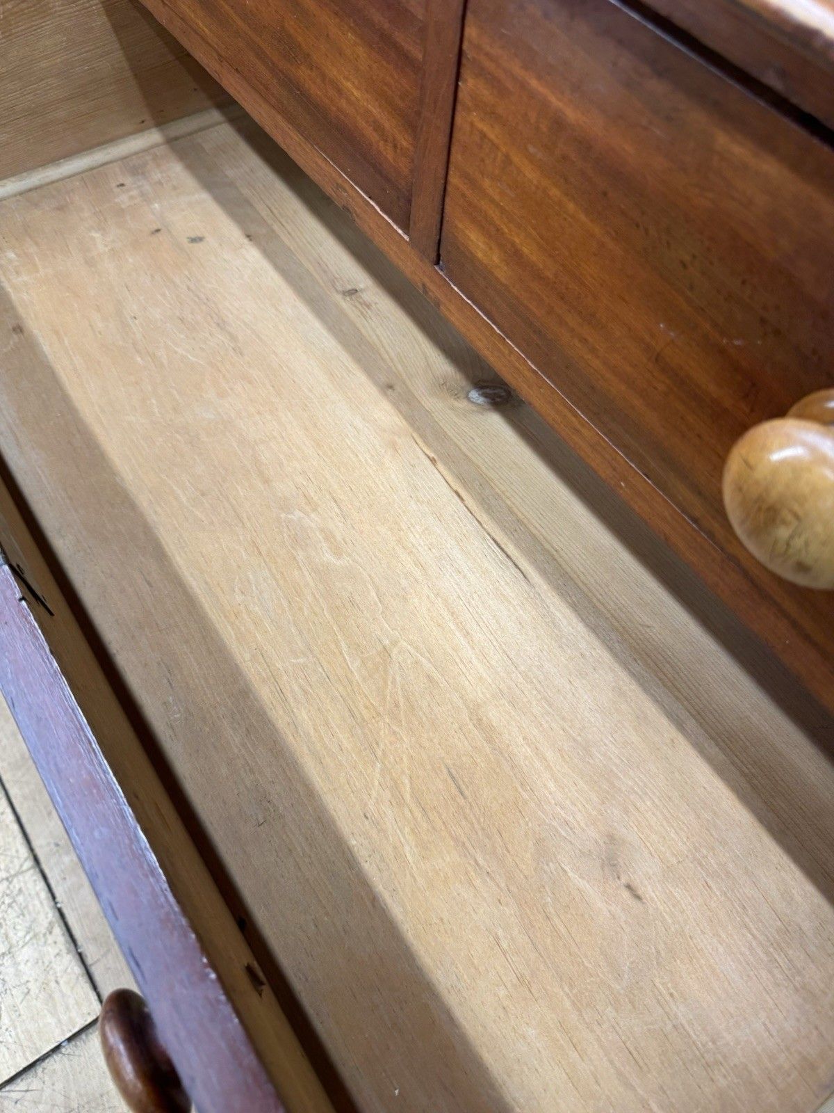 Victorian Mahogany Chest Of Drawers On Bun Feet photo vinterior