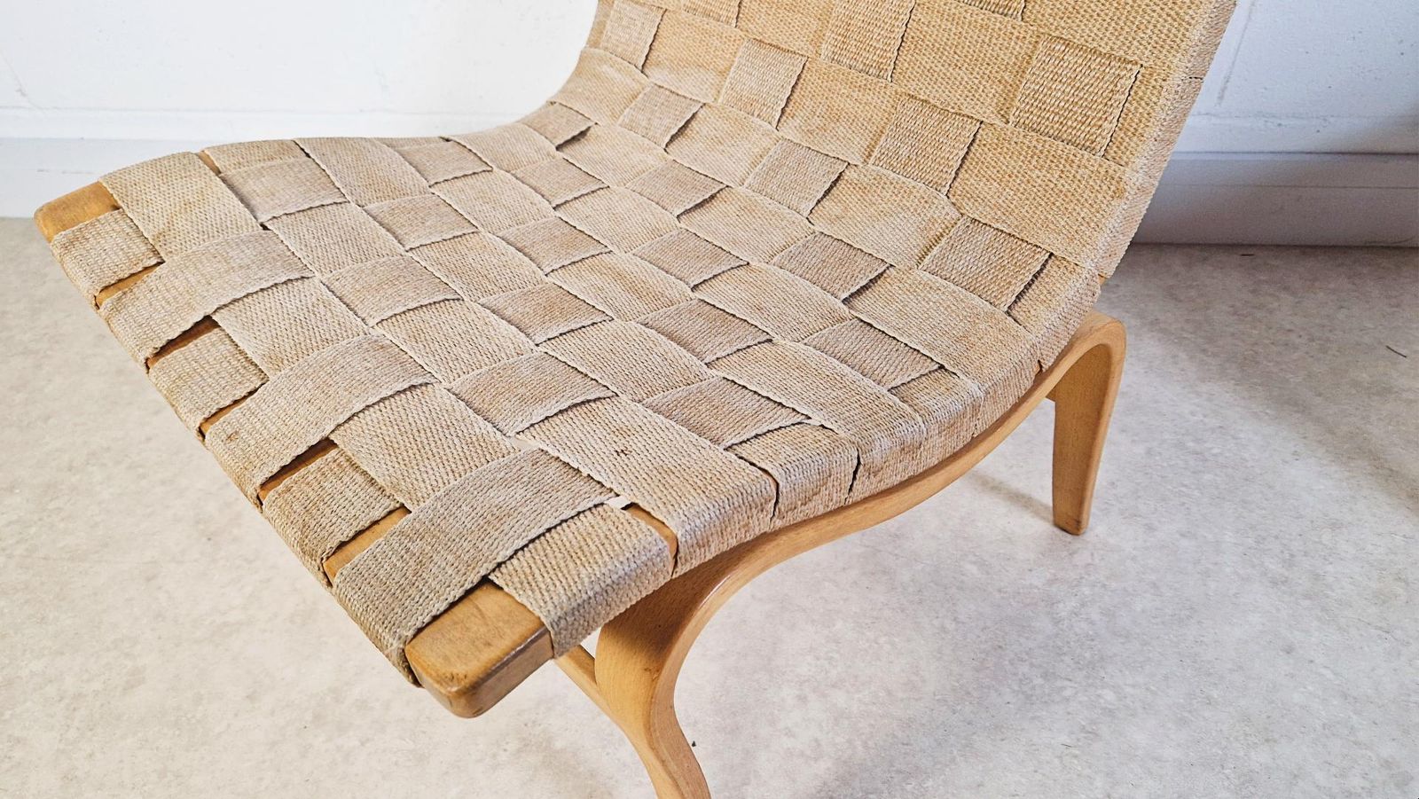 photo vinterior Bruno Matheson 'Eva' Vintage 1950s Mid Century Swedish Birch & Hemp Weave Lounge Accent Chairs Pg004