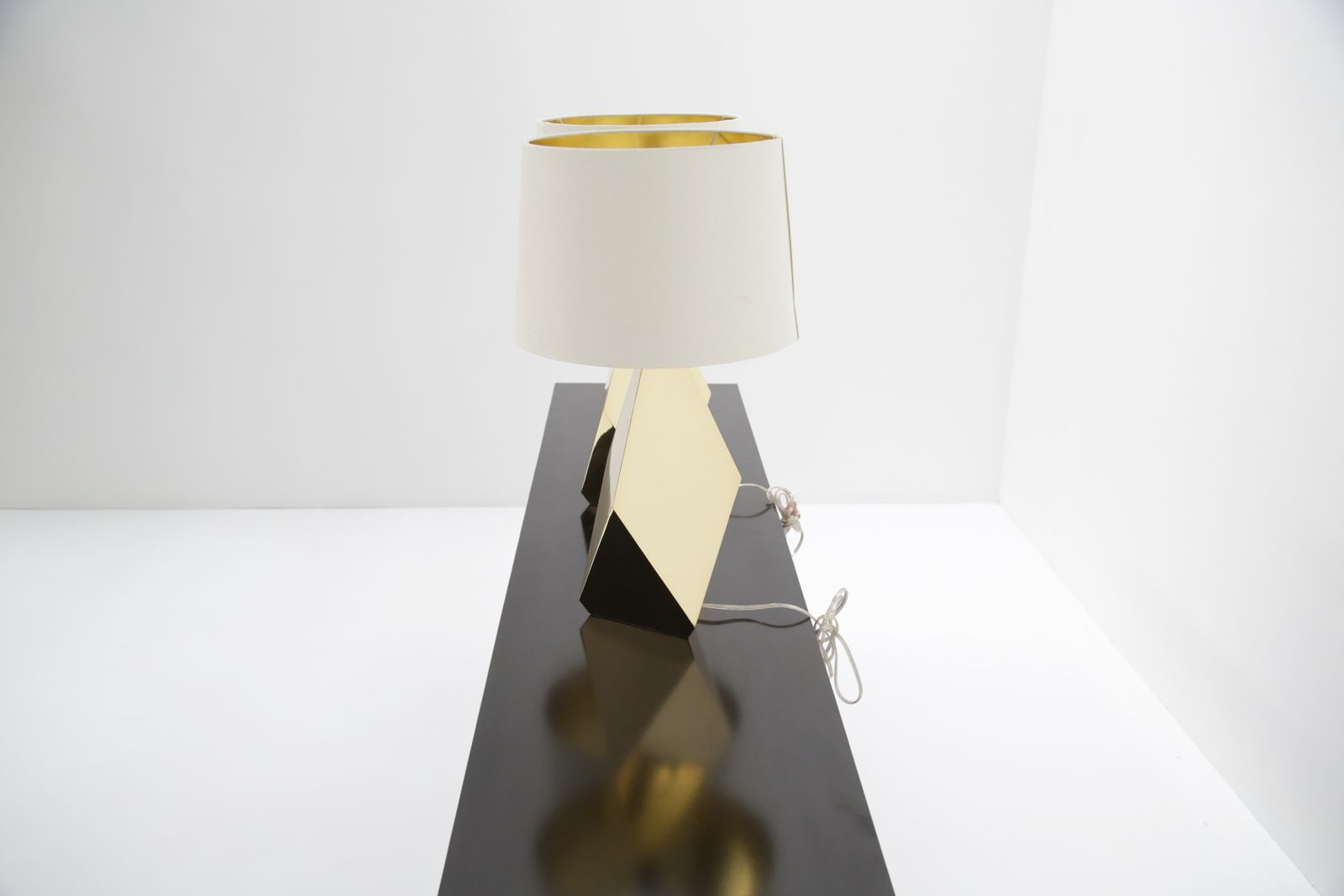 photo vinterior Pair Of Sculptural ‘Origami’ Polished Brass Table Lamps, USA, Mid Century Style