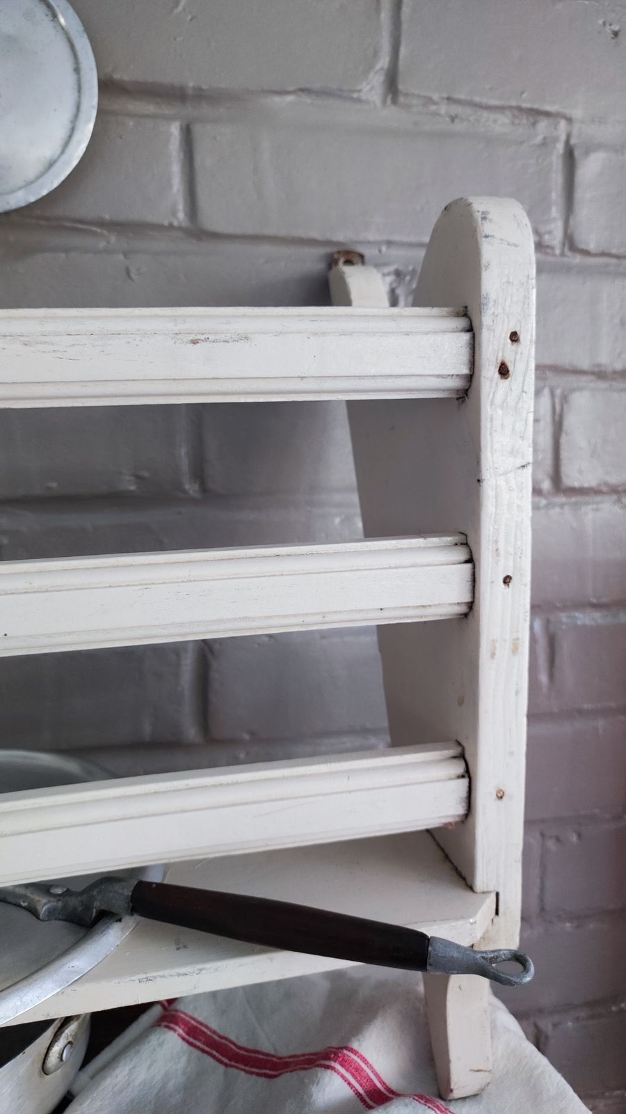 photo vintage Antique Wooden Hay Feeder Rack French Wall Hay Feeder Console Farmhouse Display Unit