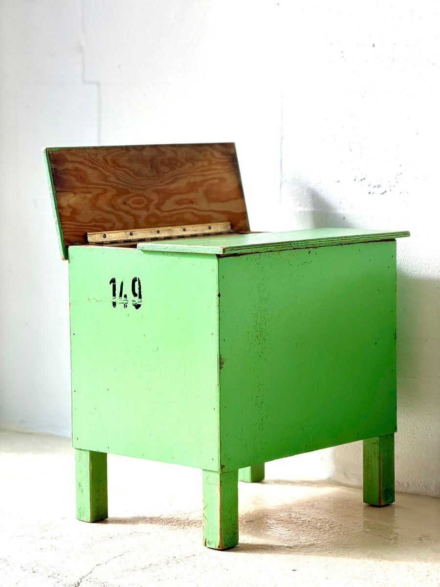 Industriële Groene Opbergtafel, 1960 photo Meubels