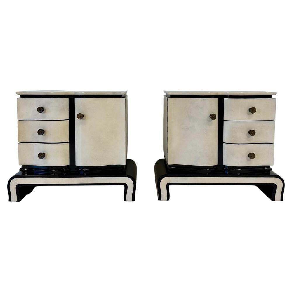Pair Of Art Deco Nightstands In Parchment And Black Lacquer, Attr. Borsani, 40s photo furniture