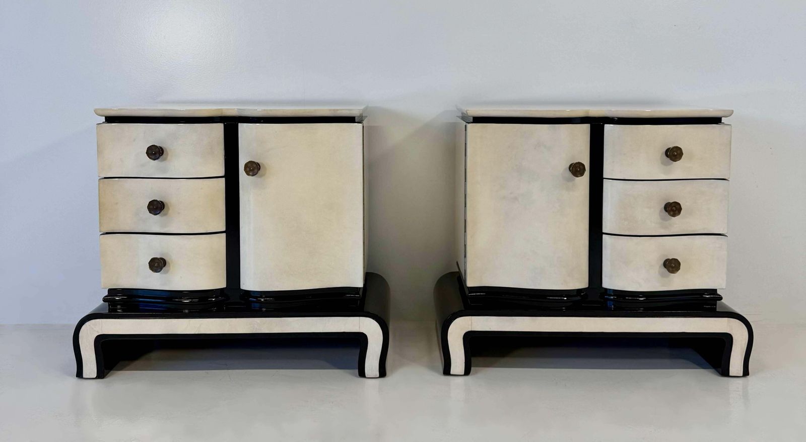 Pair Of Art Deco Nightstands In Parchment And Black Lacquer, Attr. Borsani, 40s photo for sale