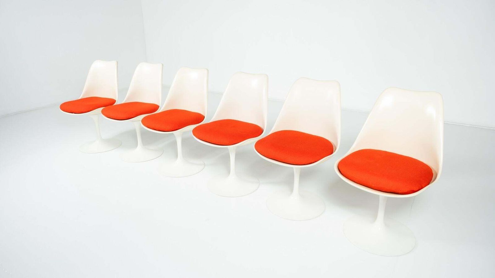 Set Of 6 Tulip Chairs By Eero Saarinen For Knoll, 1960s photo vinterior