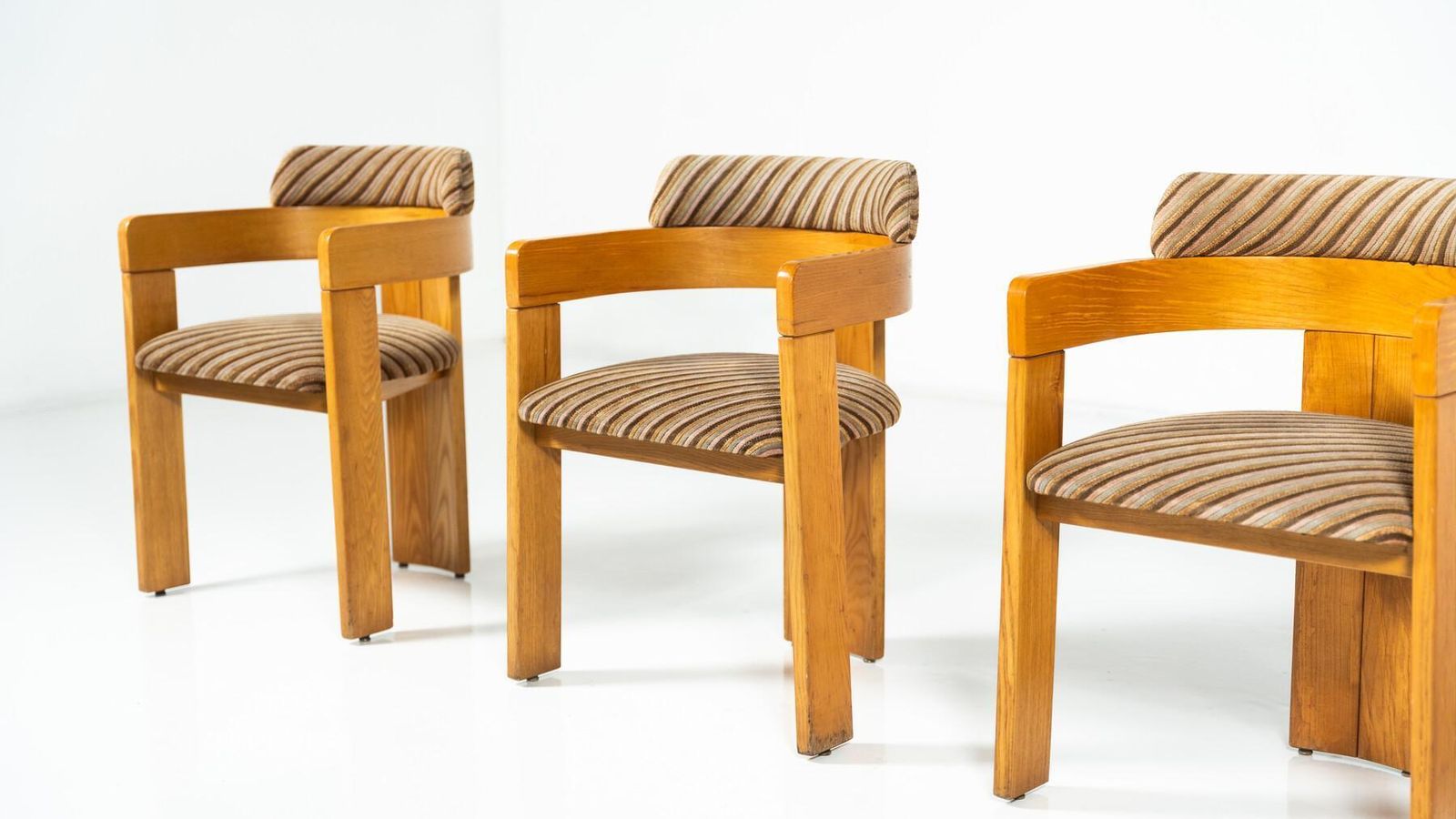 Set Of 4 Armchairs, Wood And Fabric, Italy, 1970s photo vinterior