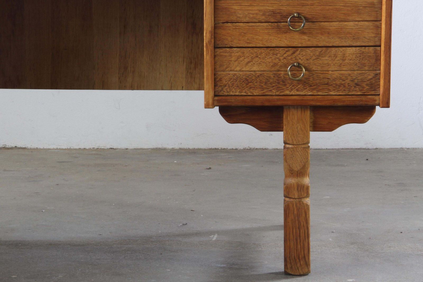 2278.0 Vintage Mid Century Oak Writing Desk With 6 Drawers, Open Back, Kjærnulf Style. photo