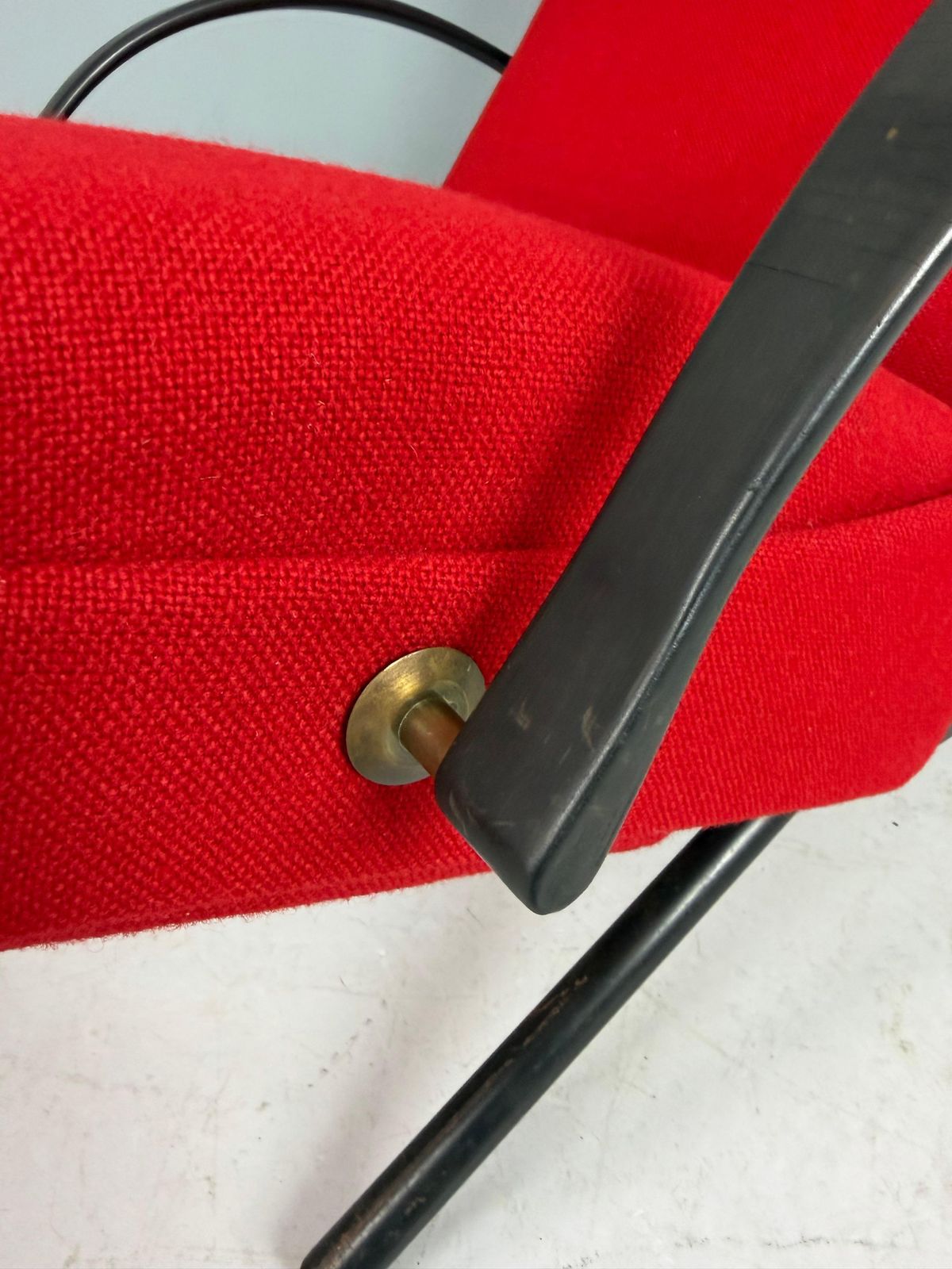 photo furniture Osvaldo Borsani Red "P40" Lounge Chair For Tecno, 1950 Italy
