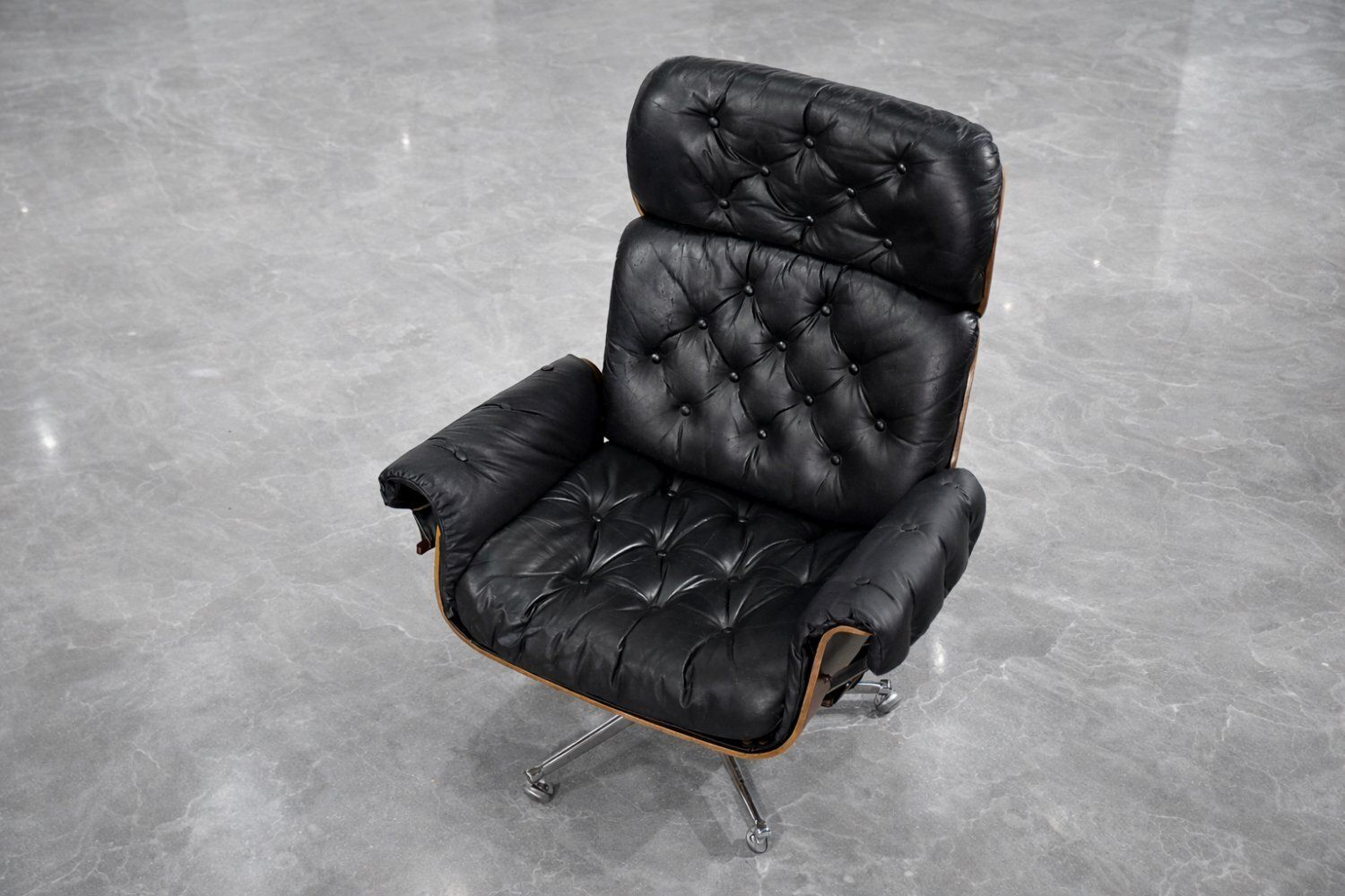 photo furniture Mid Century Modern Zwitserse Leren En Bentwood Loungestoel Van Martin Stoll Voor Giroflex, Jaren 1960