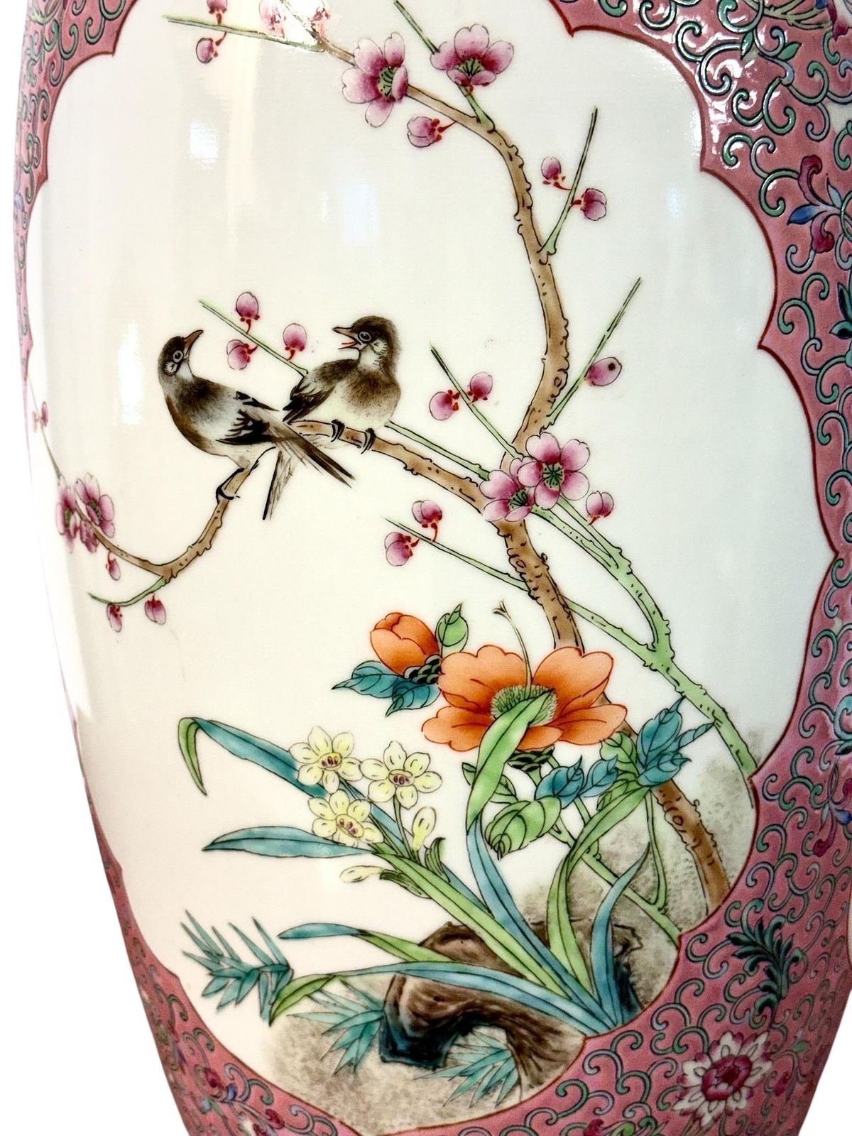 1638.0 Large Chinese Famille Rose Porcelain Vase With Peacocks photo