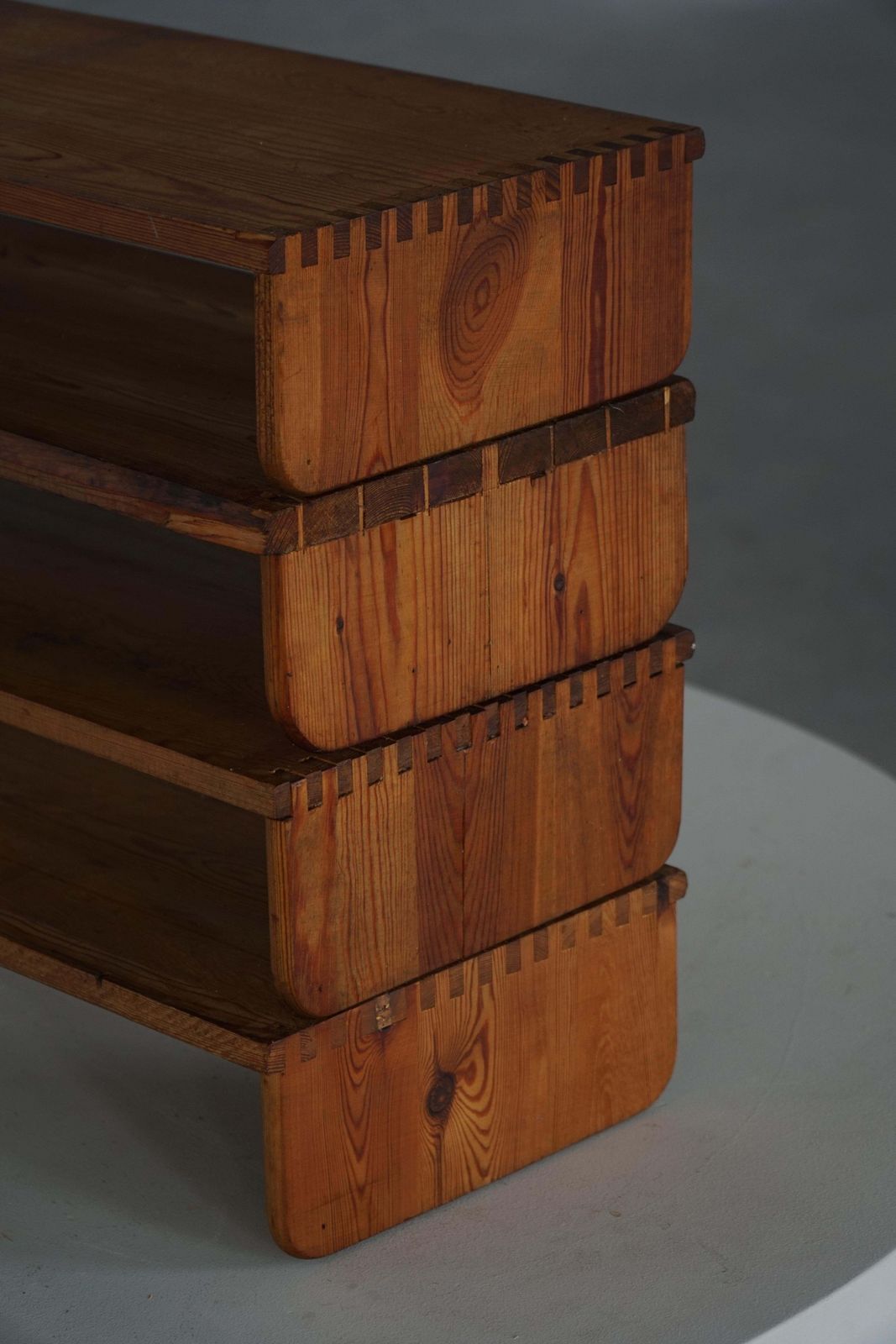 photo vintage Swedish Modern, Set Of 4 Multifunctional Shelves In Pine, Late 19th Century
