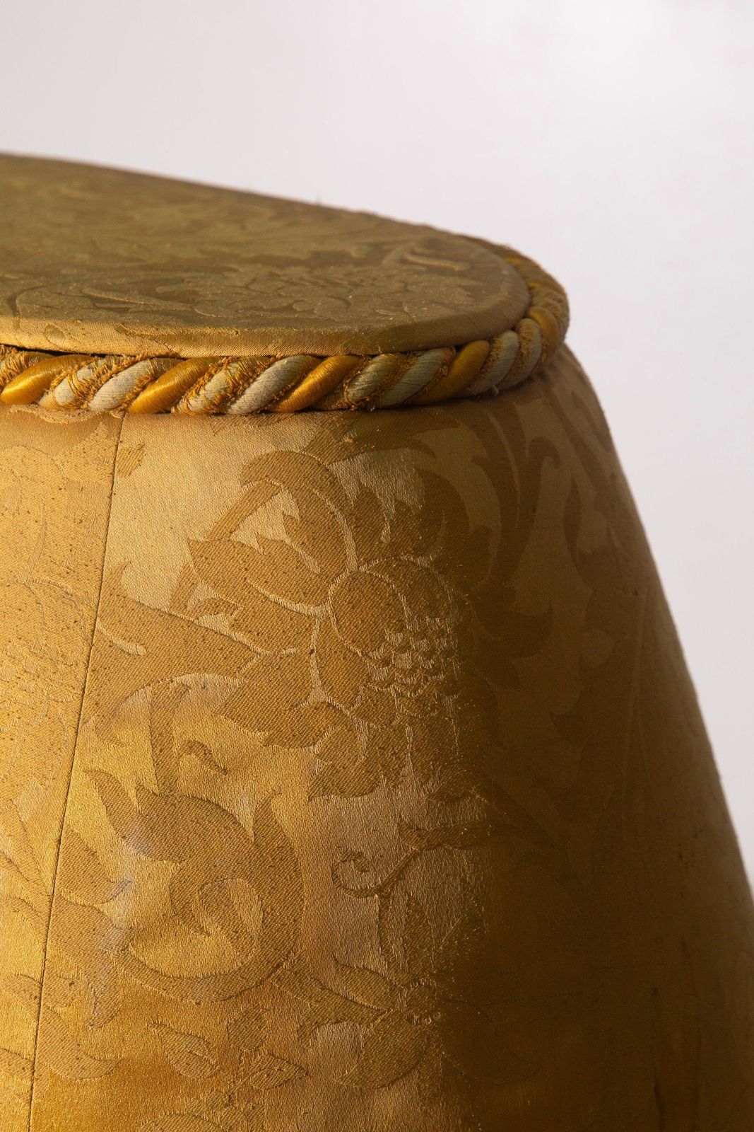 Italian Art Deco Round Boudoir Sofa In Original Golden Satin Fabric With Tassels photo vinterior