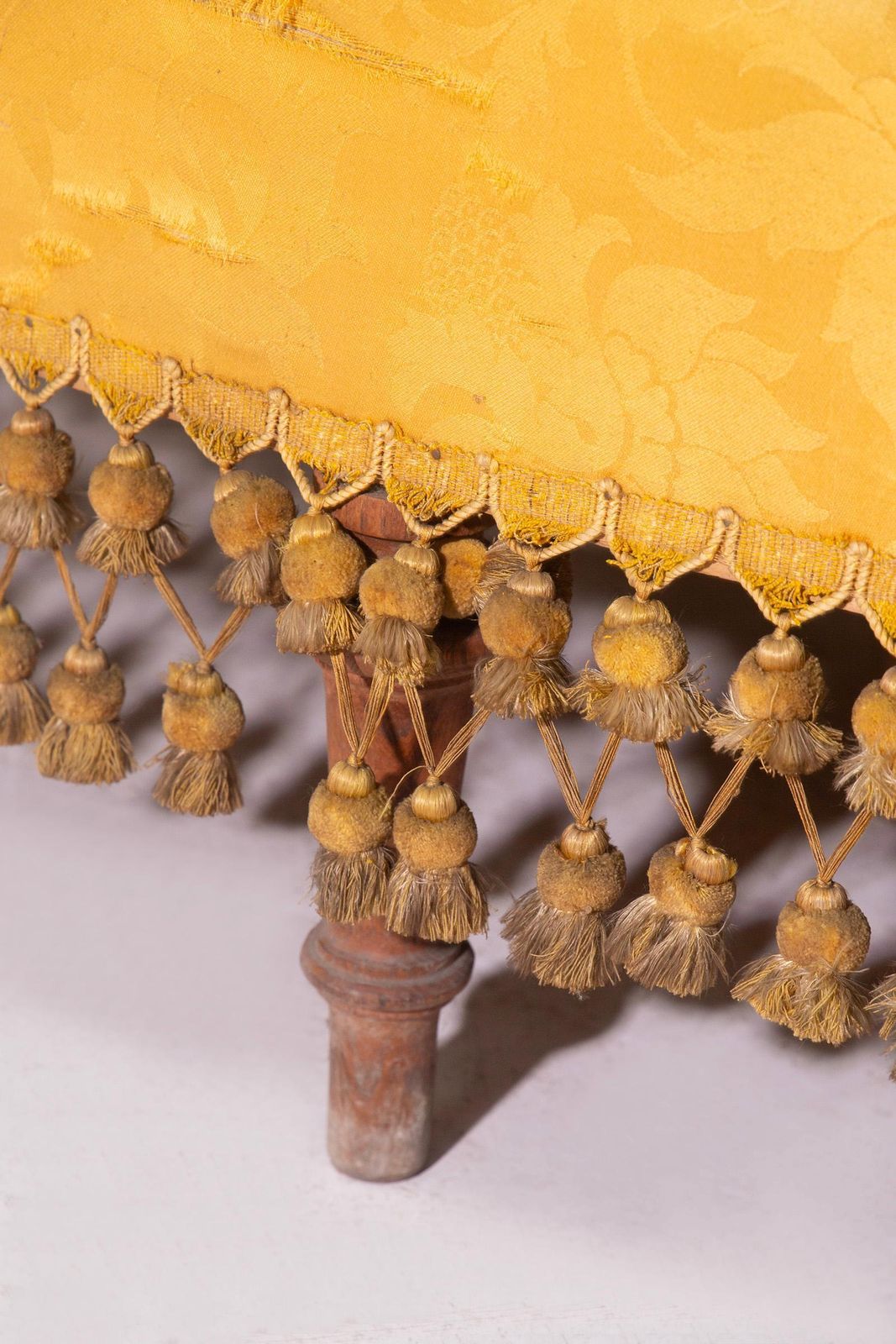 photo for sale Italian Art Deco Round Boudoir Sofa In Original Golden Satin Fabric With Tassels