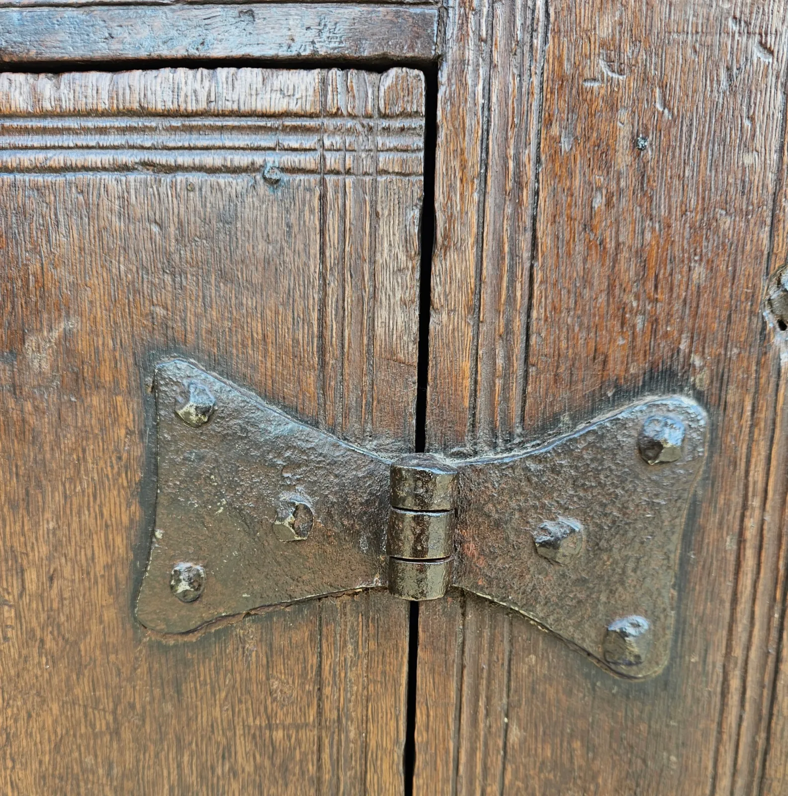 photo furniture Farmer's Oak Pantry Cupboard / Boeren Spinde / 18th Century