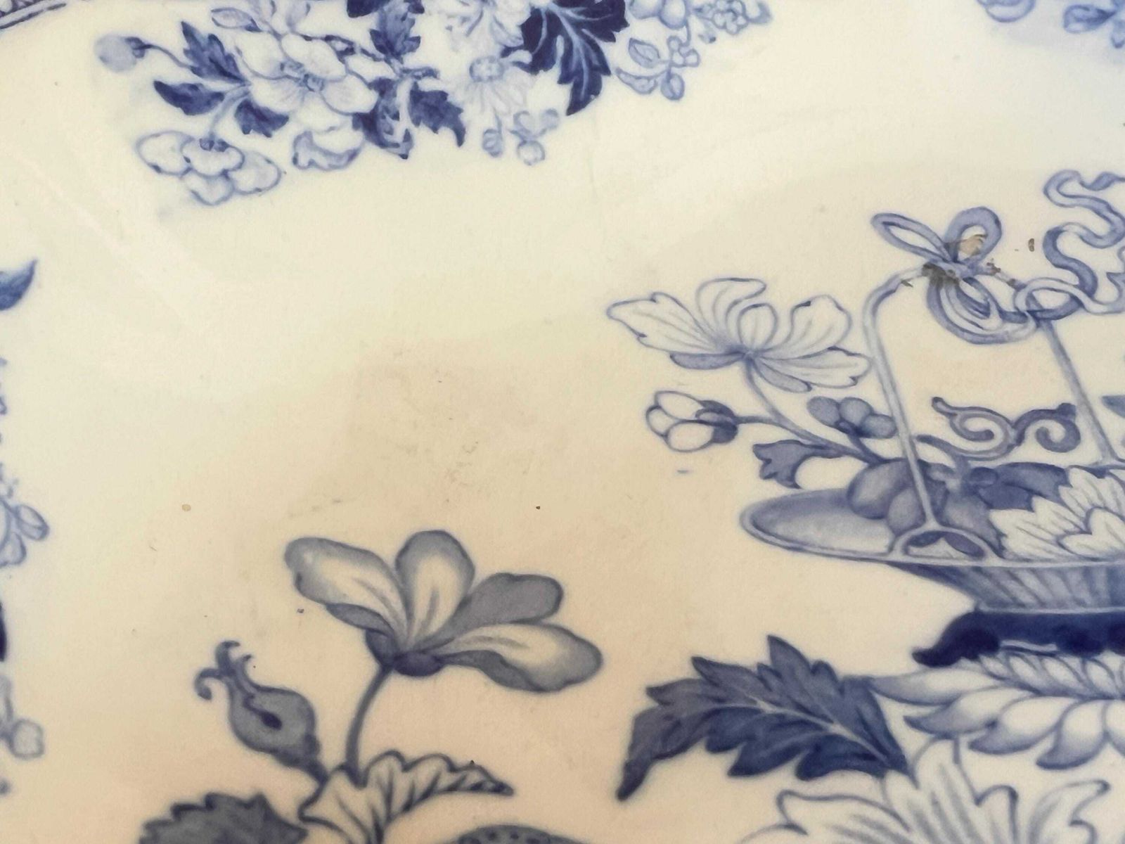 photo vinterior Antique Wedgwood Blue And White Plate, "Basket And Flowers" Pattern, 19th Century Transferware, Scalloped Chinoiserie Serving Dish