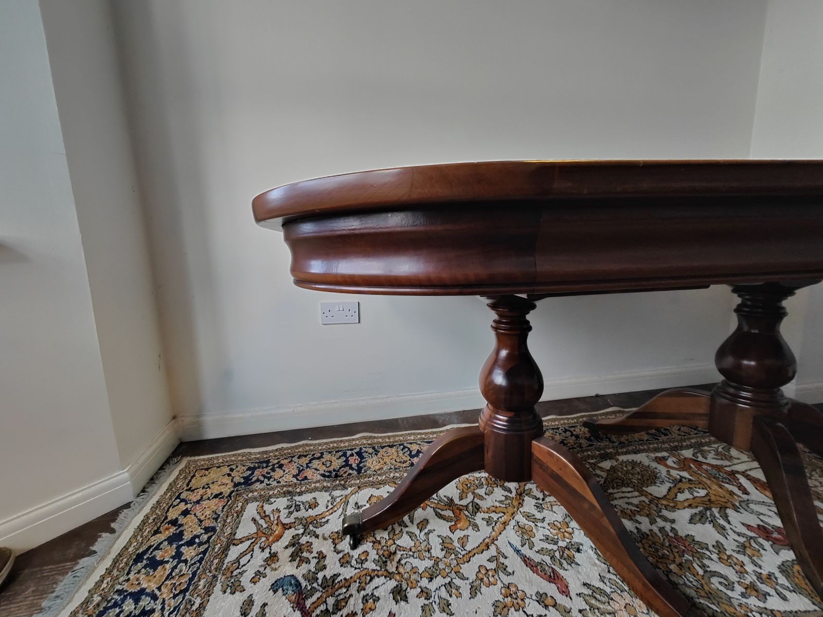 Willis Gambier Dining Table & Chairs photo Furniture