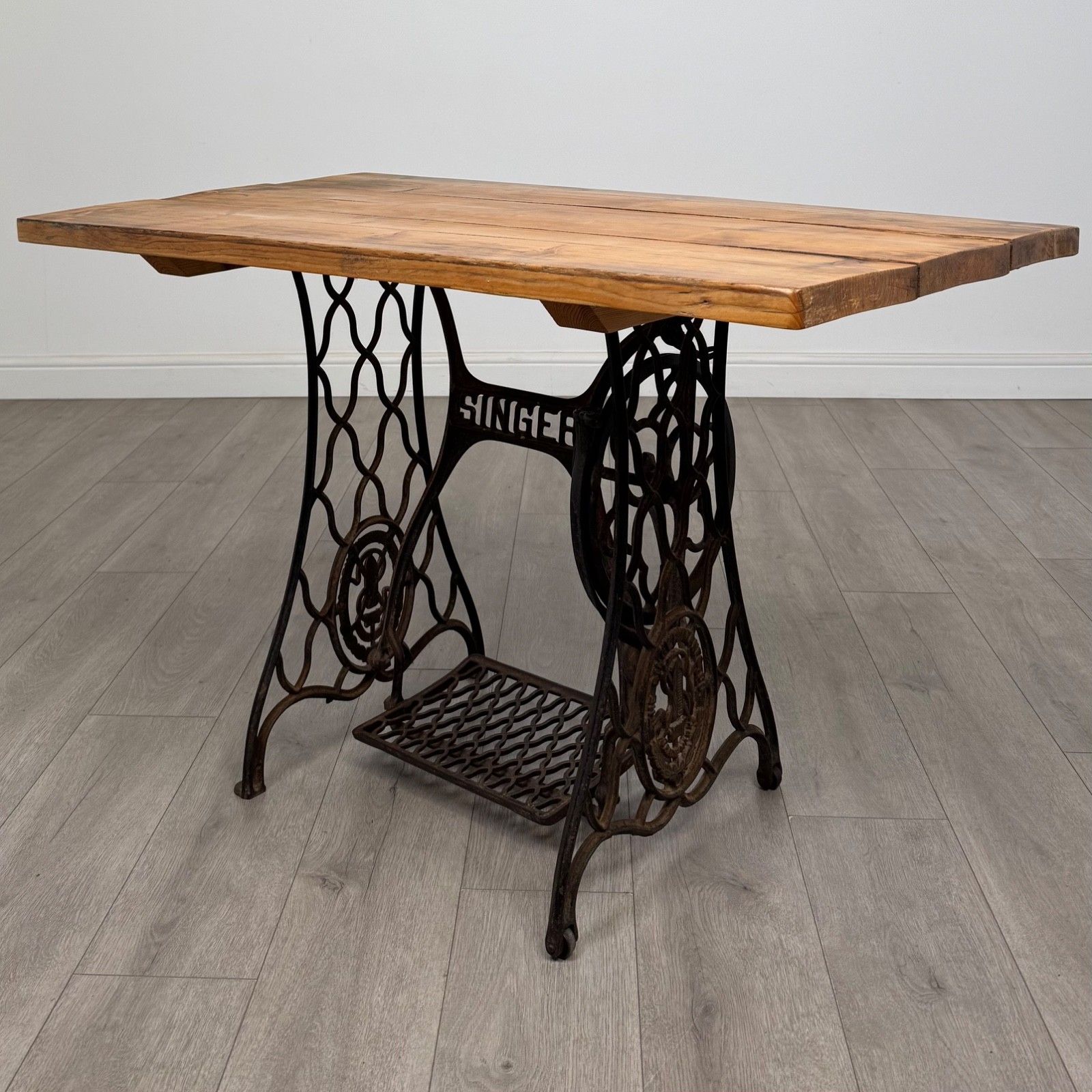 Vintage 20th Century Cast Iron Table Of Good Quality ( Af 5285 ) photo furniture