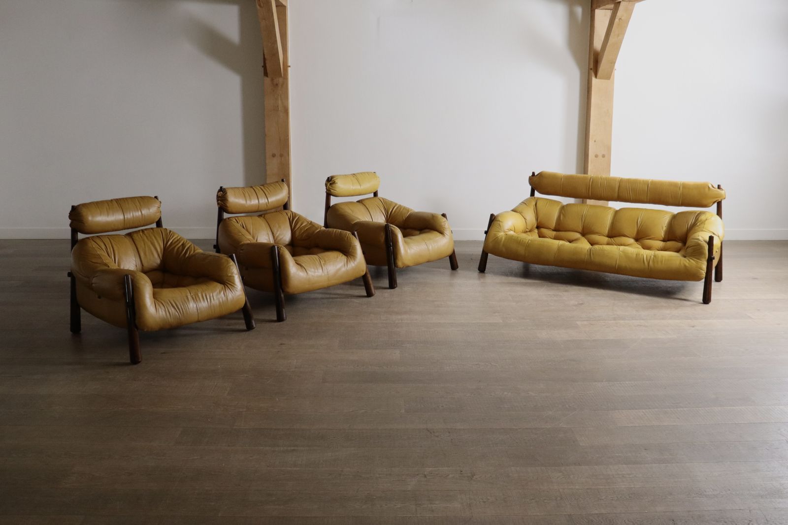 Furniture Percival Lafer Mp 81 Three Seater Sofa In Yellow Leather, Brazil 1970s photo