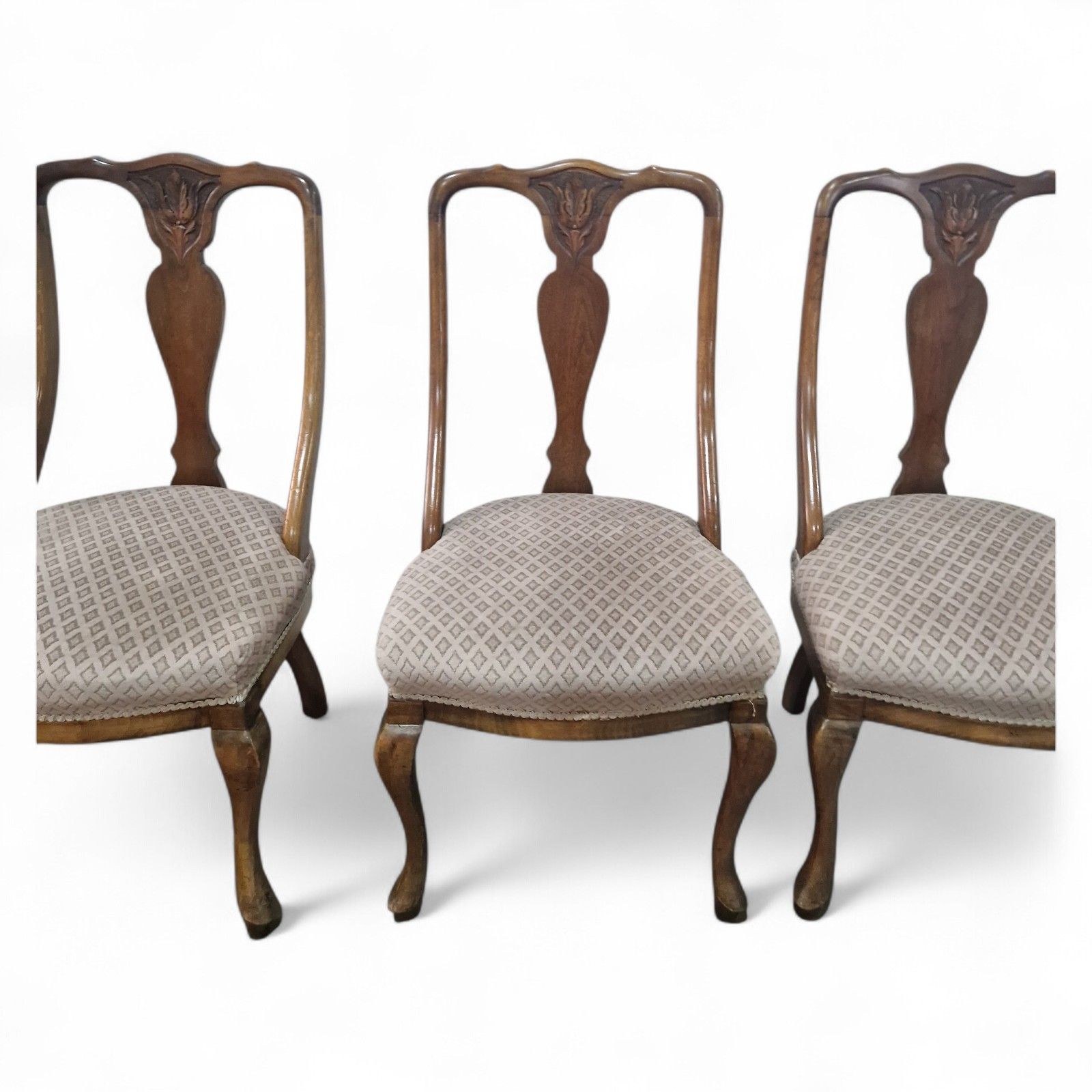Set Of 4 Carved Walnut Dining Chairs Antique Scoop Back Chairs Carbiole Leg photo 160.0