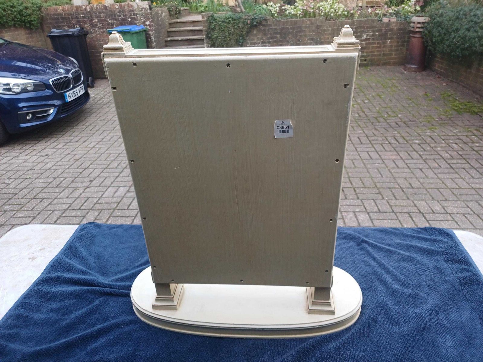 High Quality 80s Antique Ritz Hotel Dressing Table Mirror Triple Vanity Folding Doors Gold Cream Painted Brass Frame photo for sale