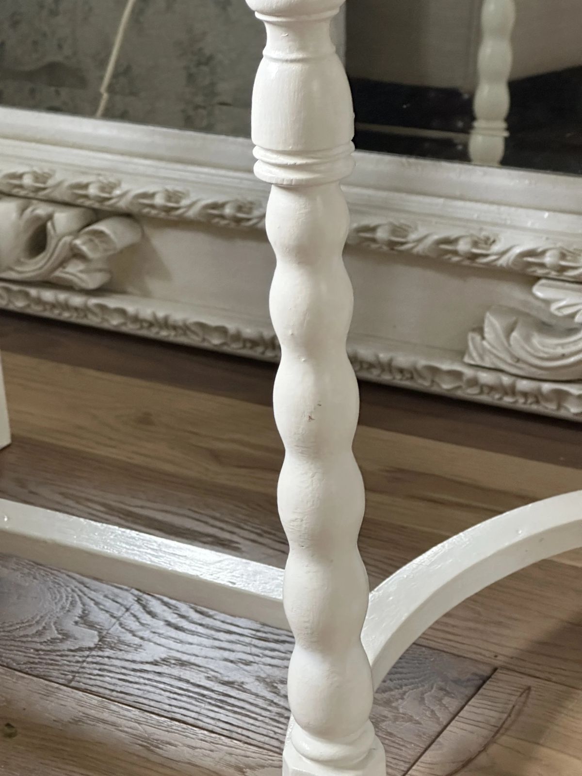Pretty Oak Bobbin White Psinted Side Table photo 185.0