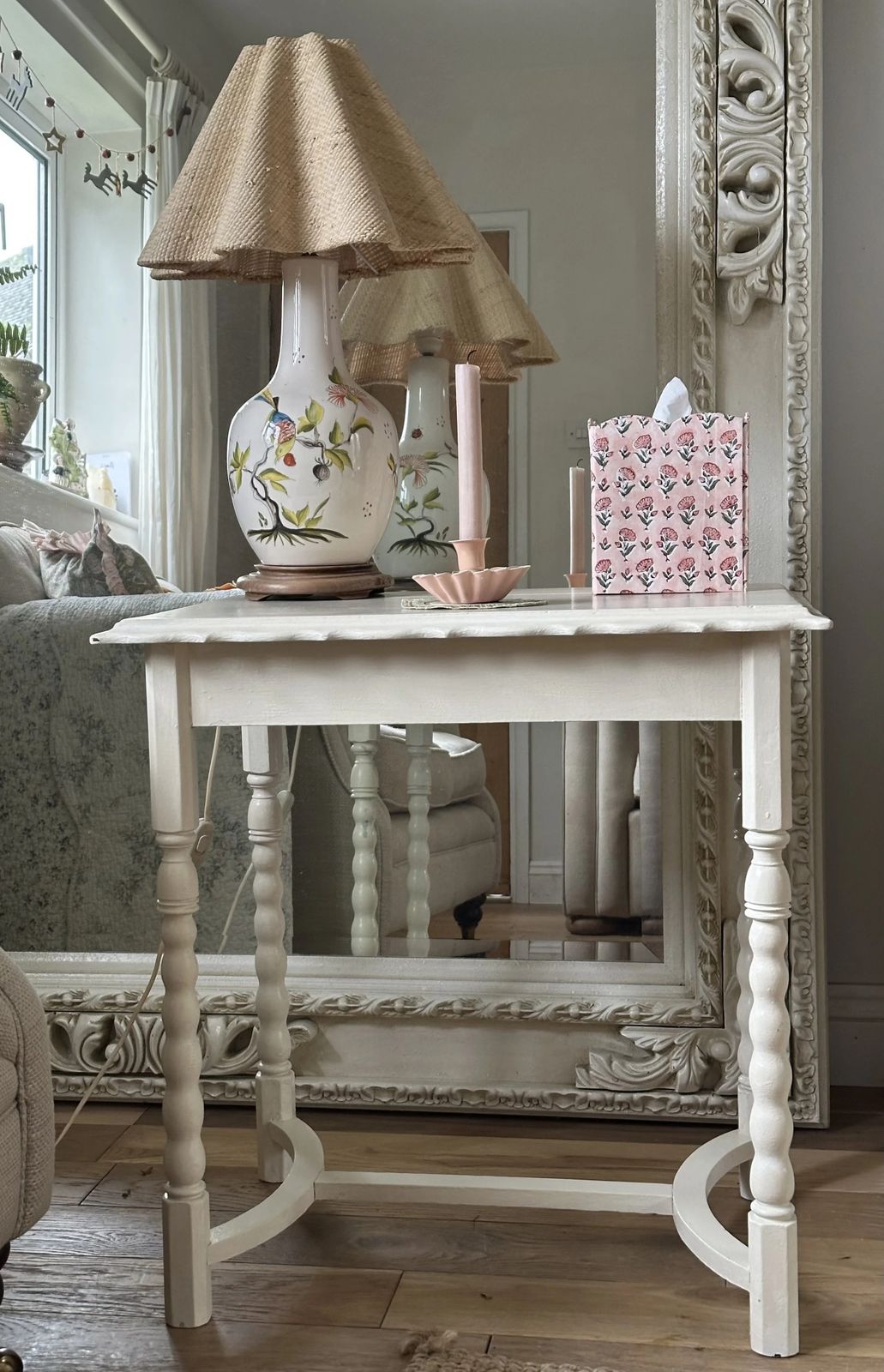 Pretty Oak Bobbin White Psinted Side Table