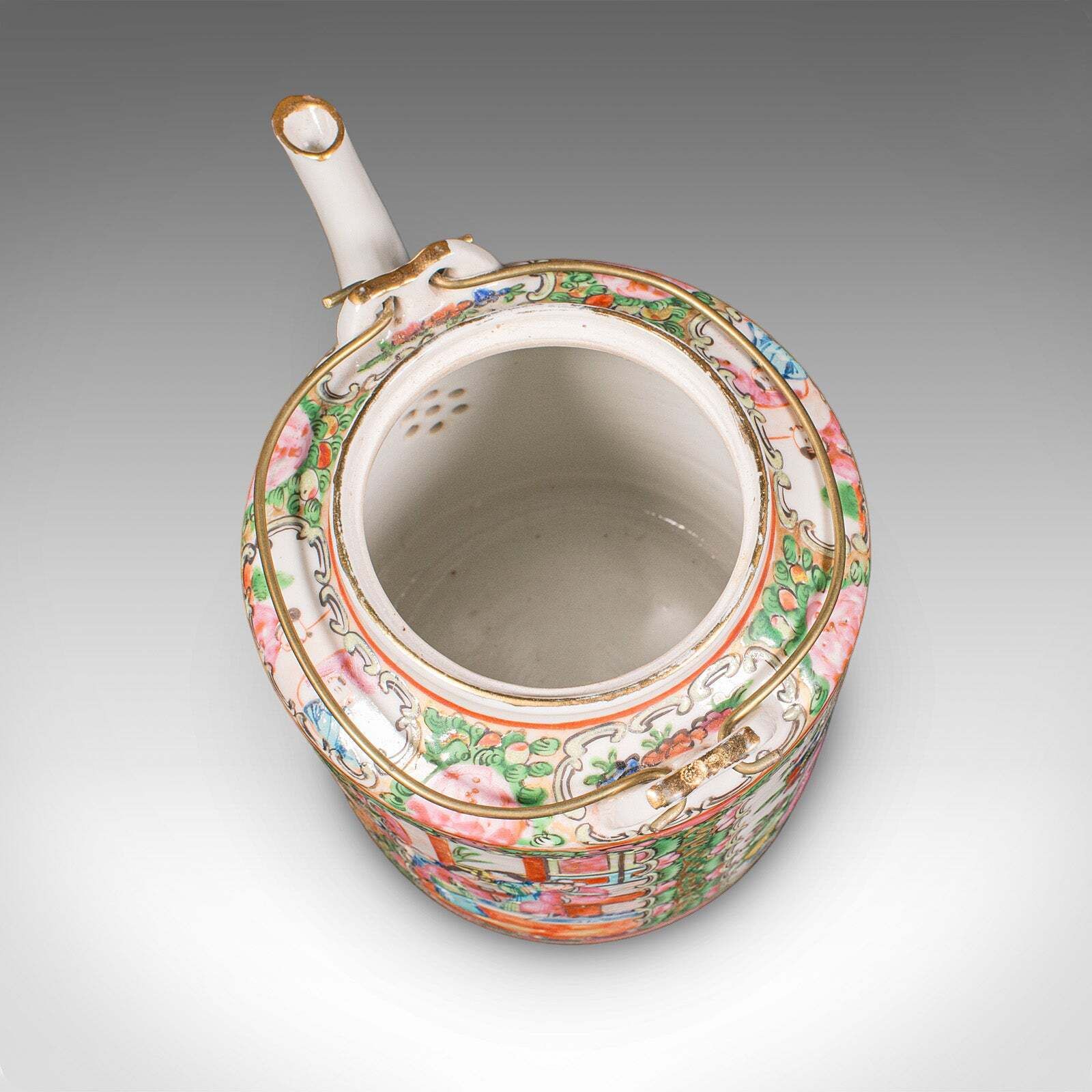 Antique Famille Rose Teapot, Oriental, Ceramic Chá Pot, Wicker Case, Circa 1920 photo vintage