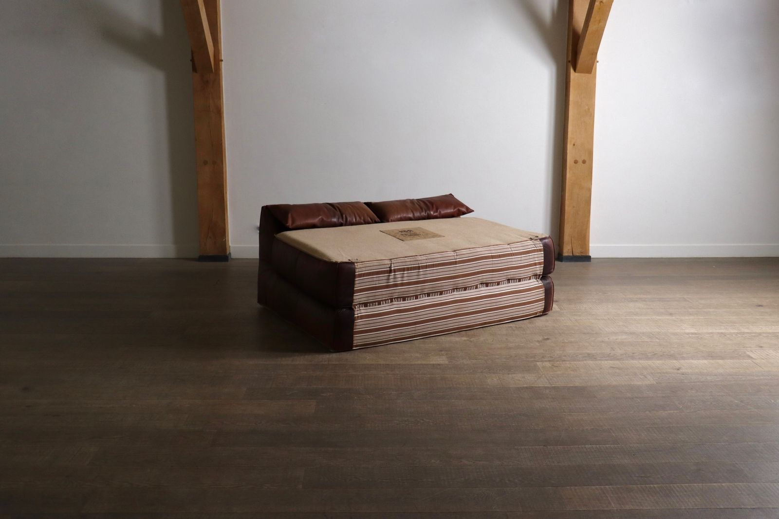 Le Bambole Bed In Buffalo Leather Van Mario Bellini Voor B&B Italia, Jaren 1970 photo furniture