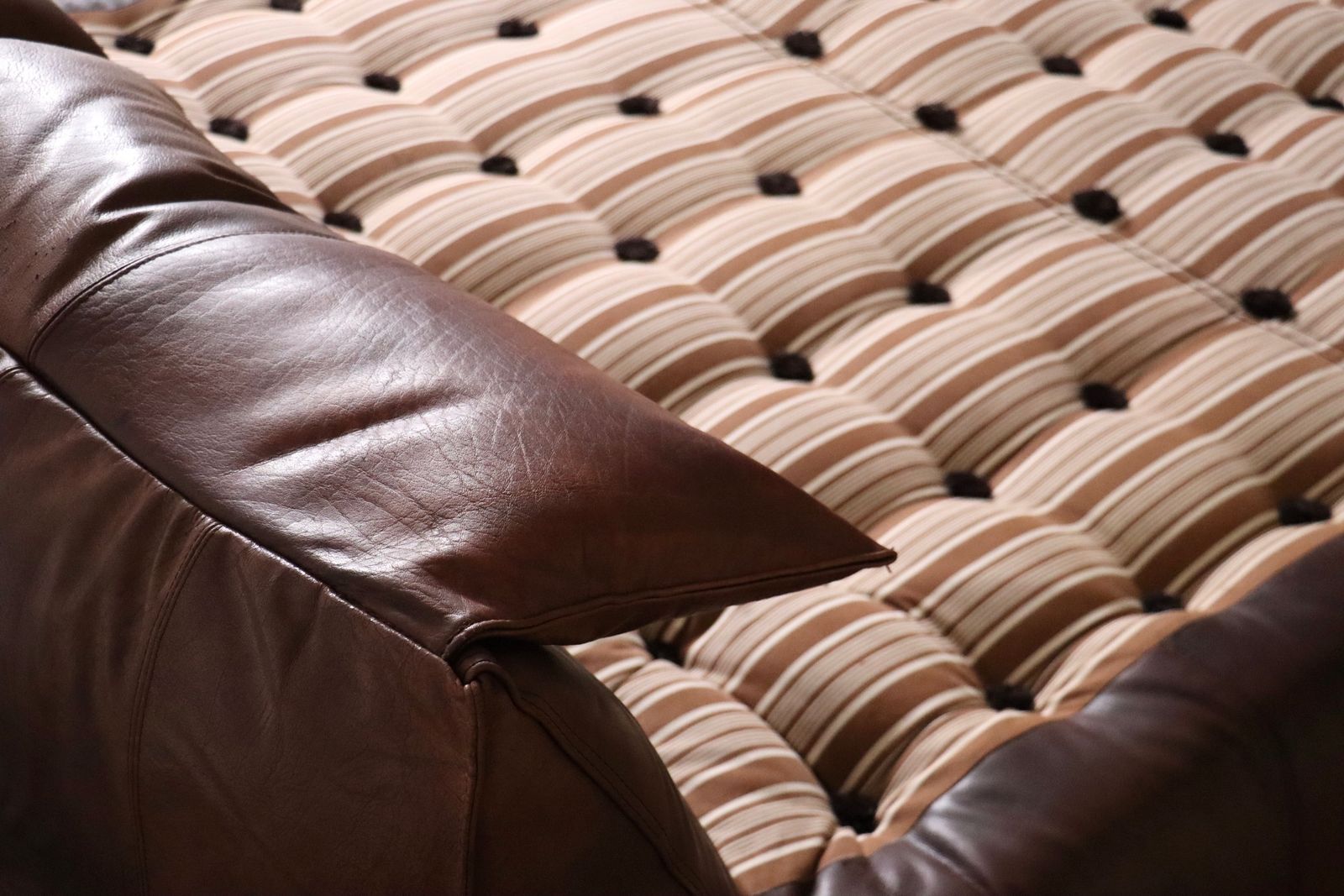 Le Bambole Bed In Buffalo Leather Van Mario Bellini Voor B&B Italia, Jaren 1970 photo 5696.0