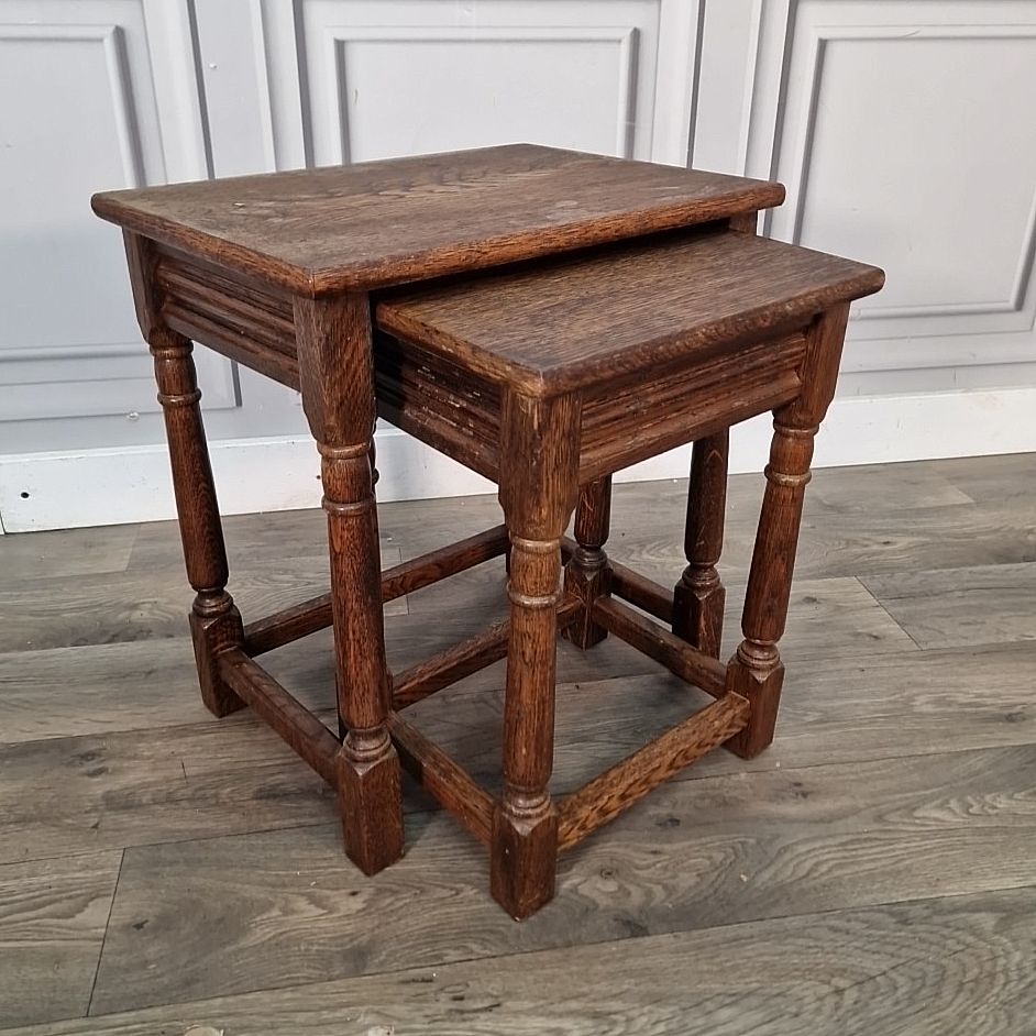 Antique Nest Of Tables Oak Wooden Turned Legs Arts & Crafts Side Lamp Vintage
