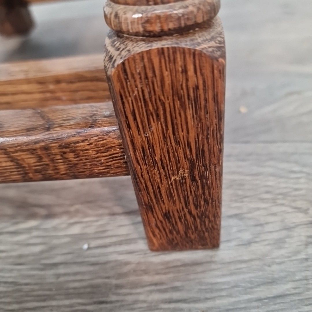 photo vinterior Antique Nest Of Tables Oak Wooden Turned Legs Arts & Crafts Side Lamp Vintage