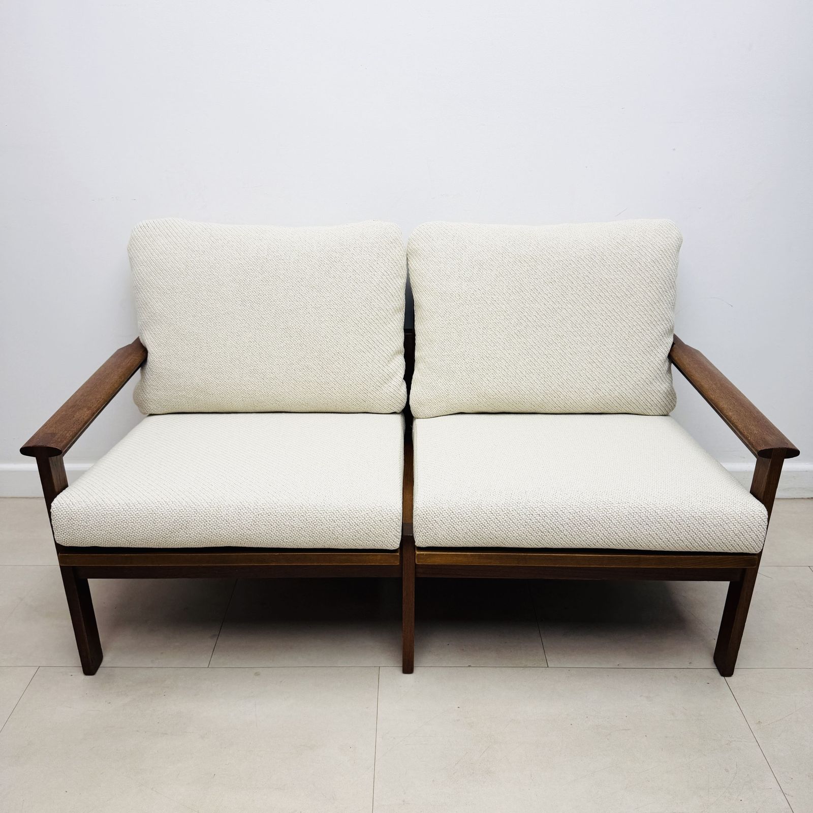 photo furniture Danish Sofa By Illum Wikkelsø, 1960s