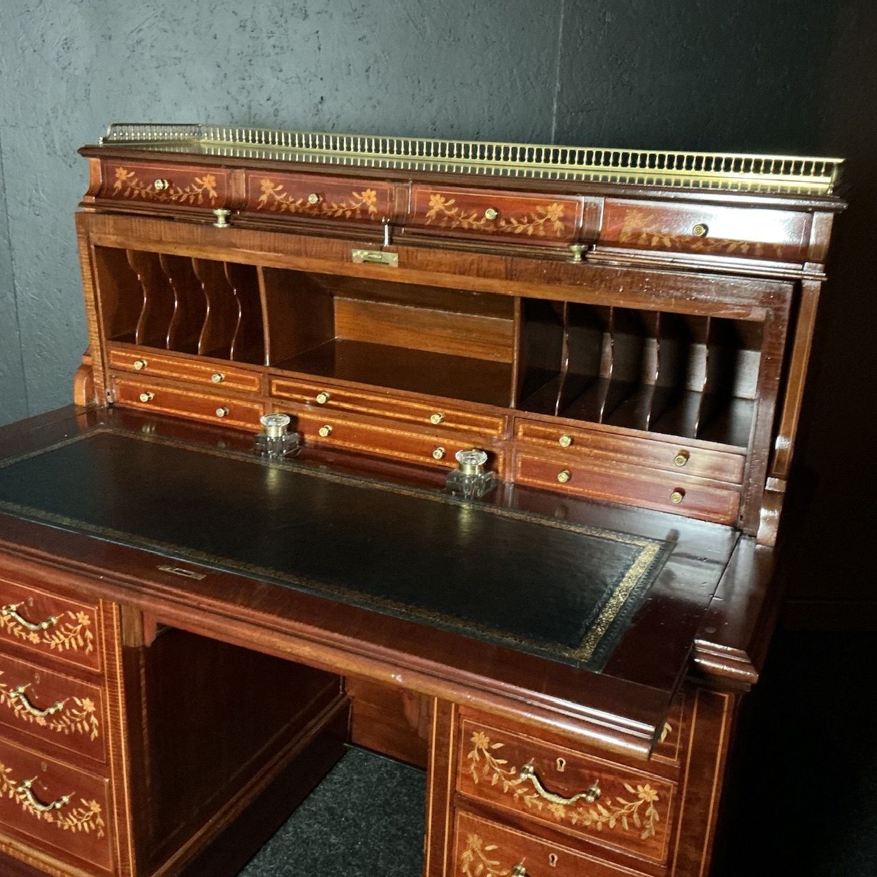 Edwardian Mahogany Ladies Desk photo 5950.0