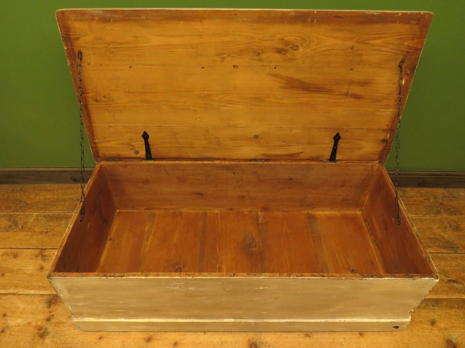 Furniture Folk Art Blanket Box With Barn Star Design photo