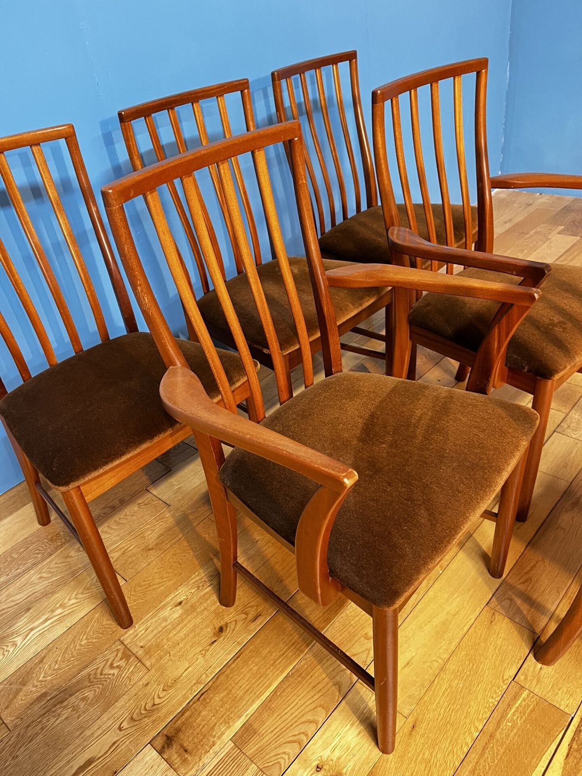 Furniture McIntosh Of Kirkcaldy Dining Table And 6 Chairs photo
