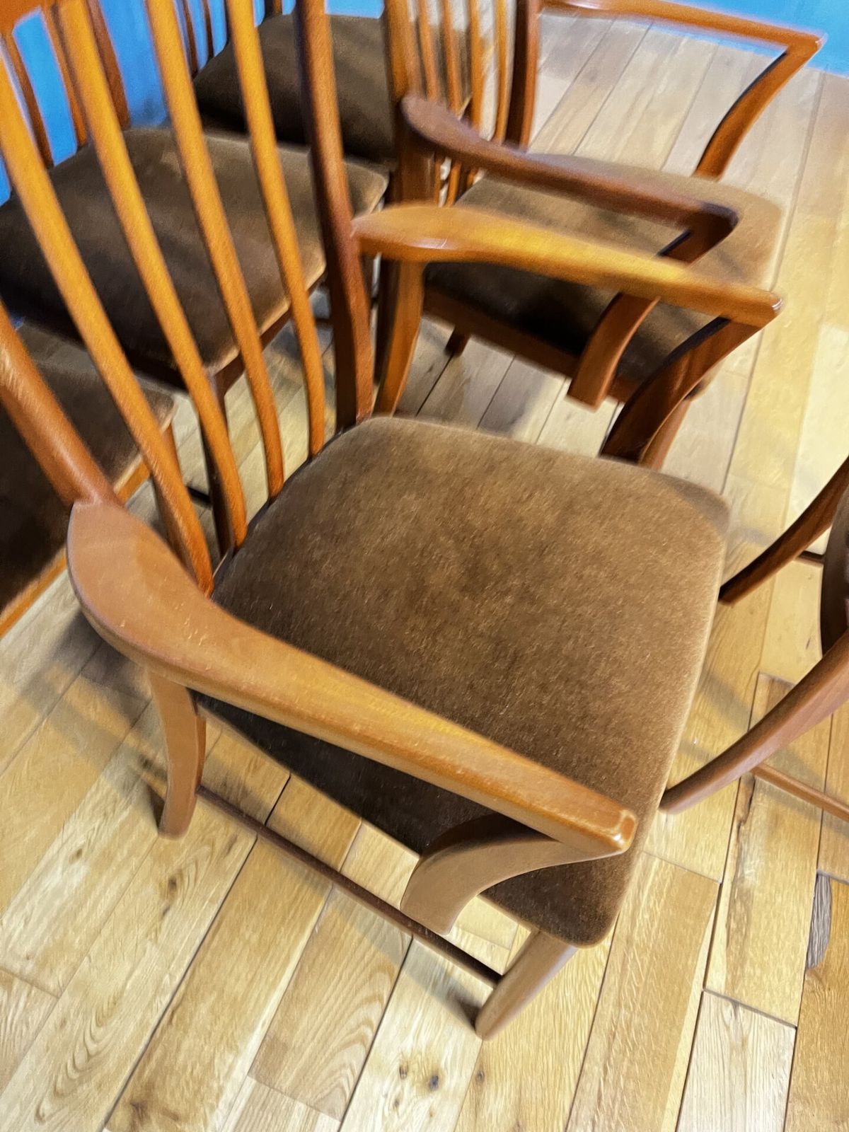 photo buy McIntosh Of Kirkcaldy Dining Table And 6 Chairs